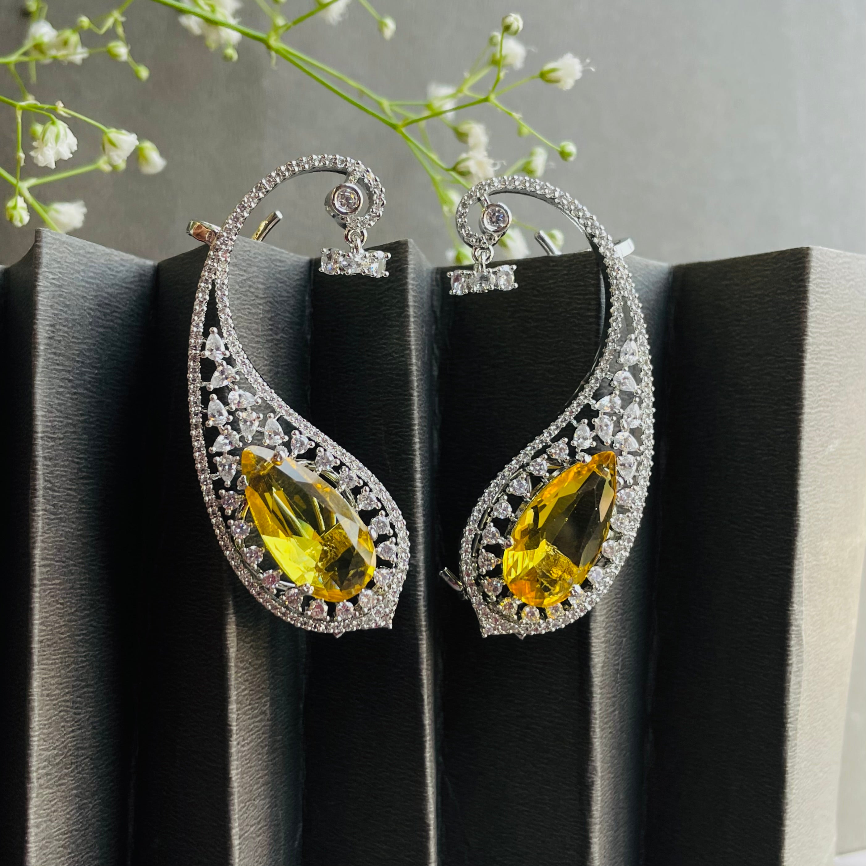Ad Lillian earcuff