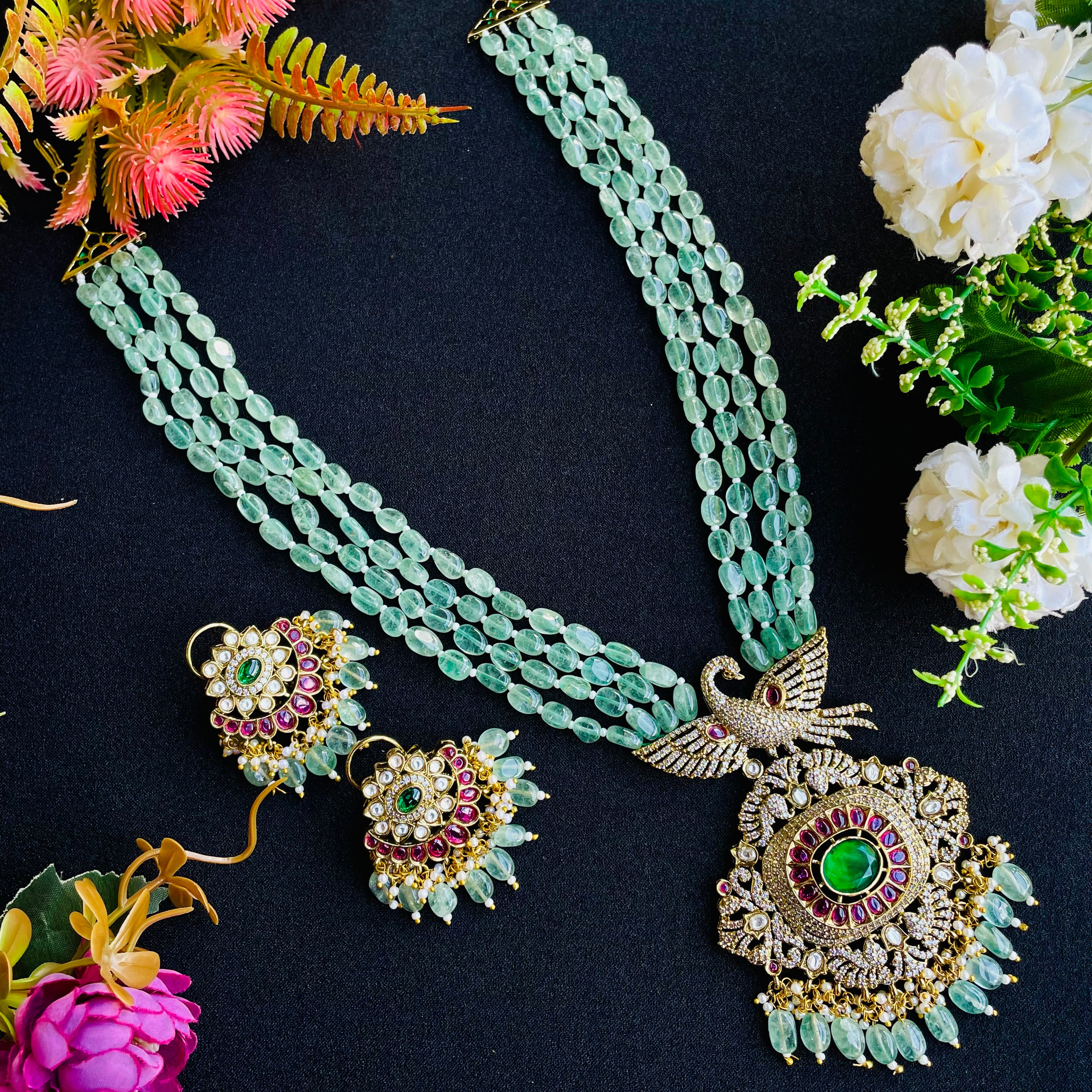 Nayaab Swaan Neckpiece