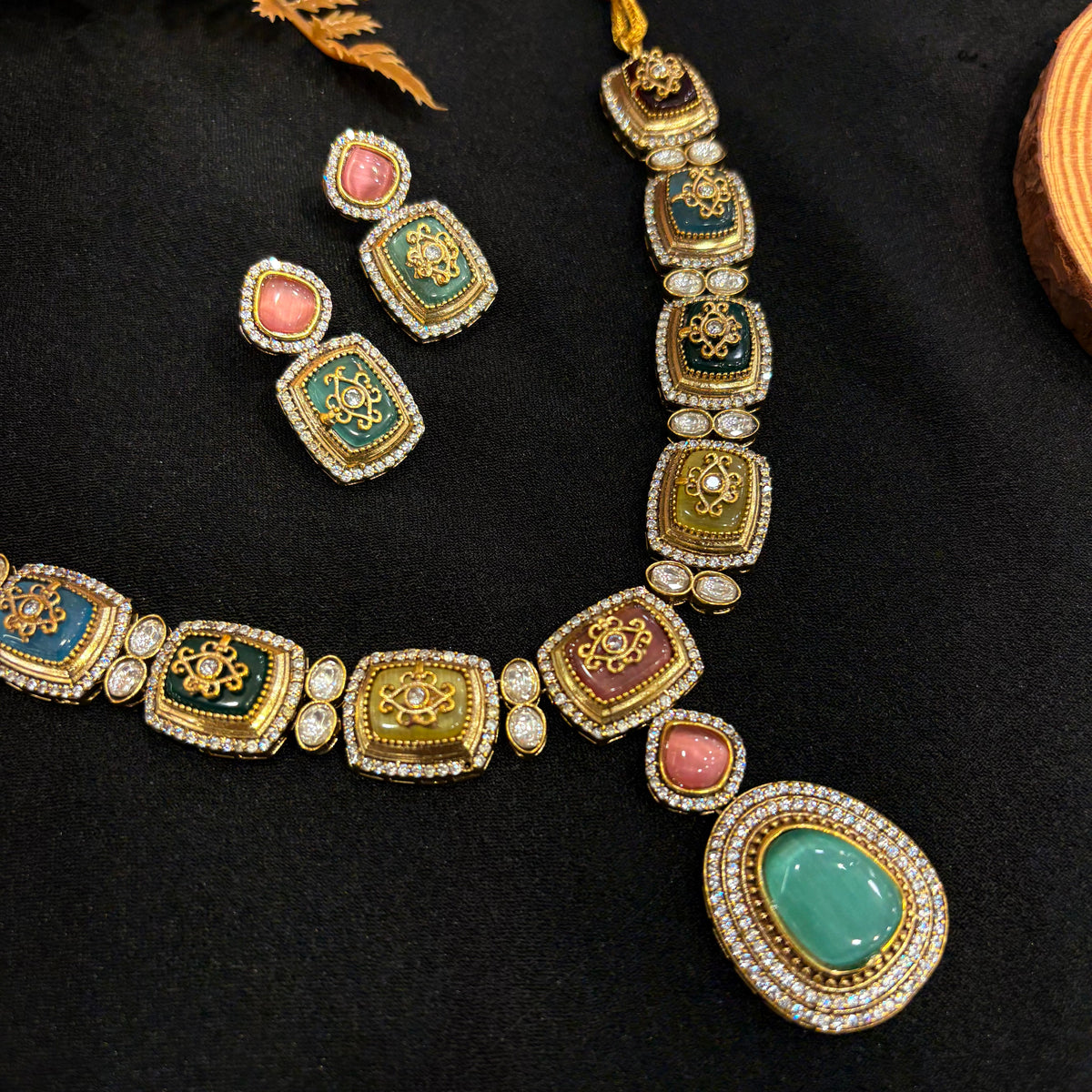 Meher Rang Mahal Neckpiece