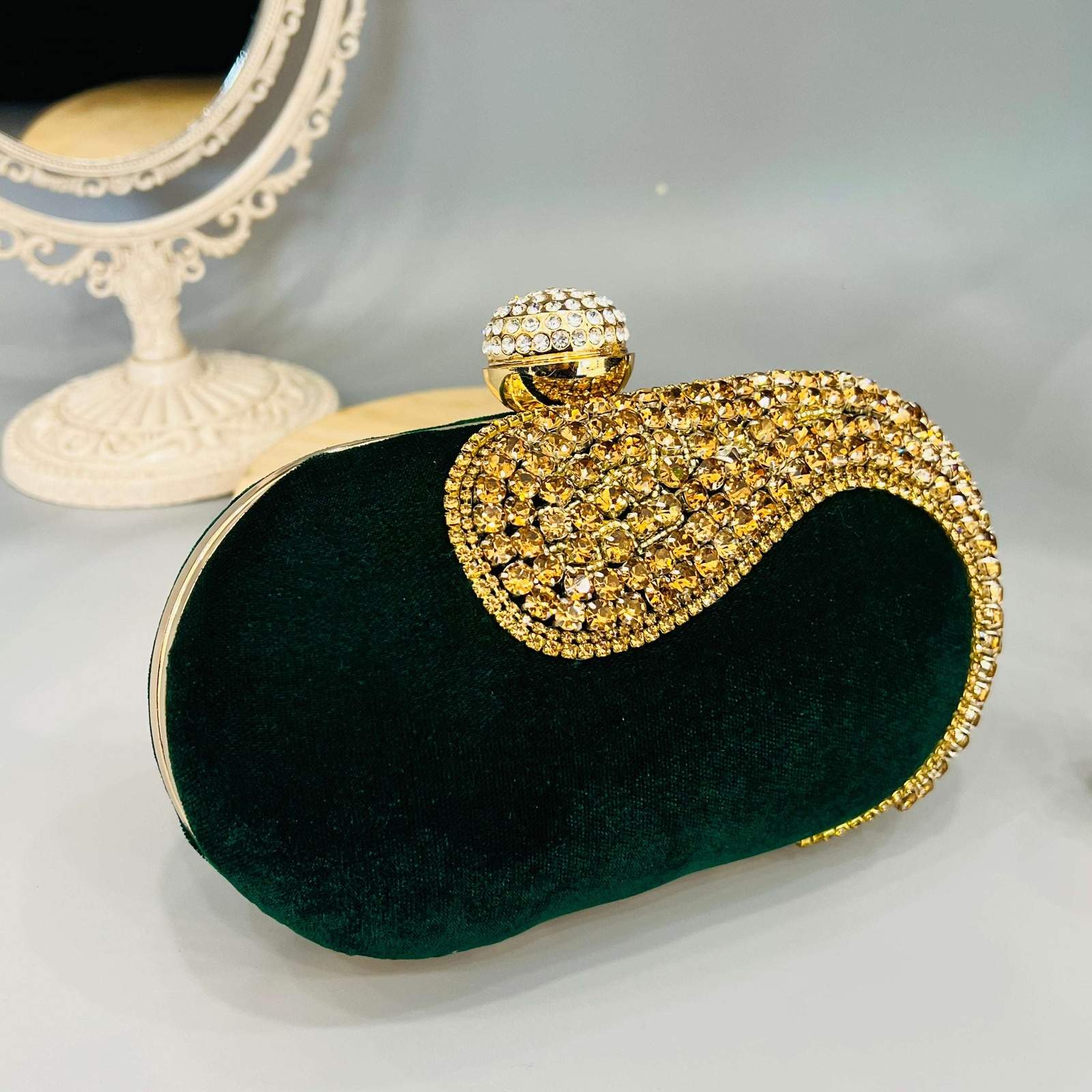 Vs velvet clutch Green