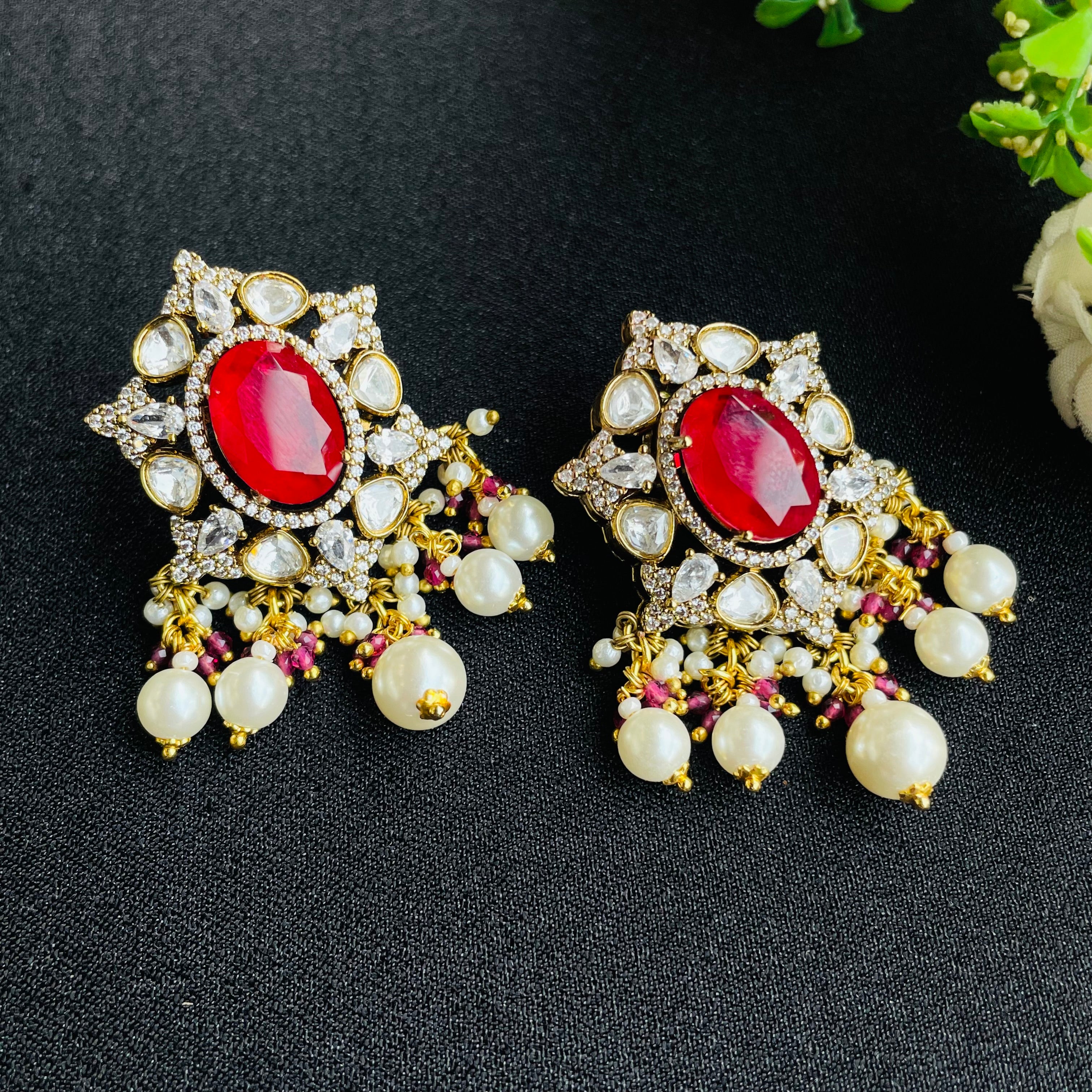 Nayaab Subi Pearl Choker