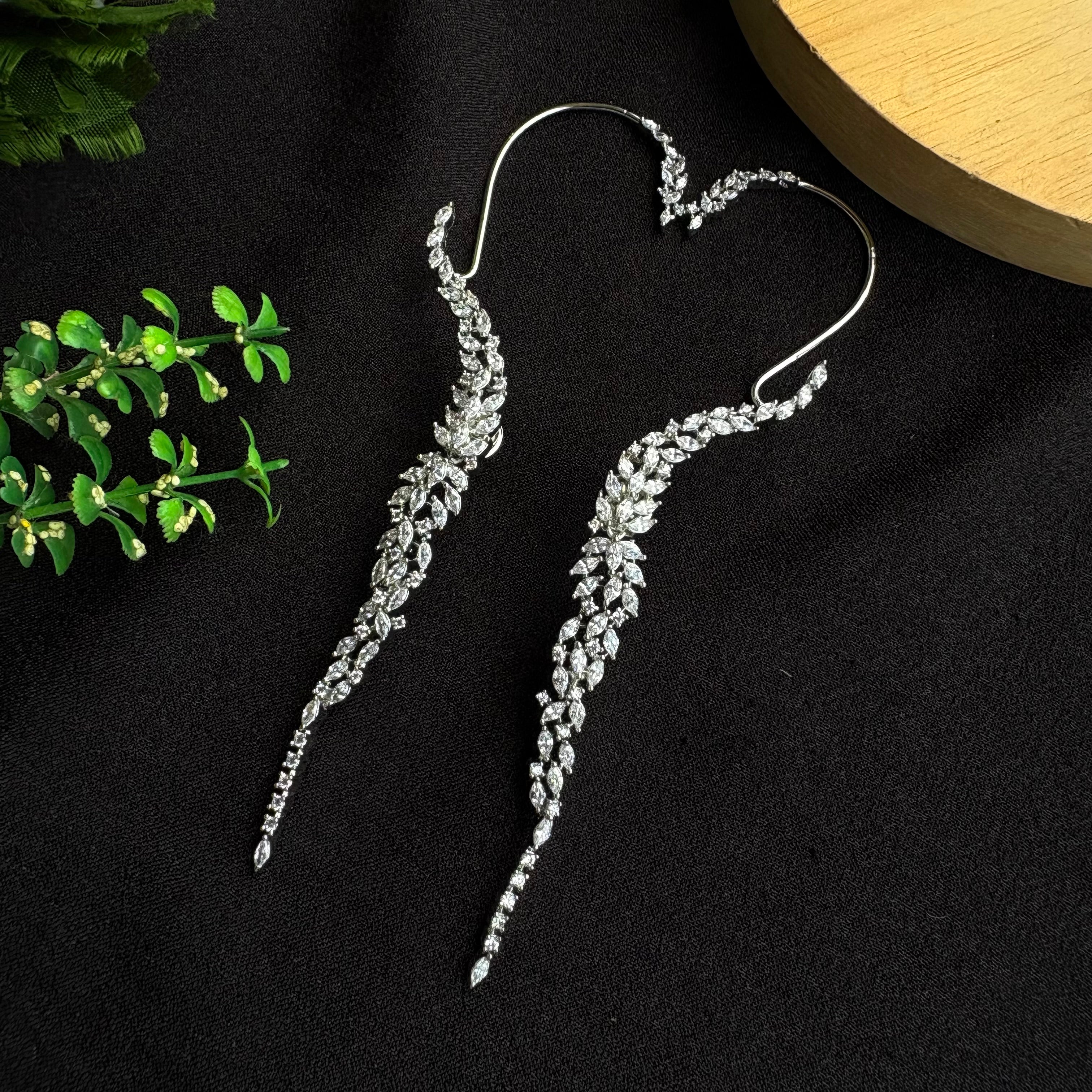 Ad Kiara Ear Cuff