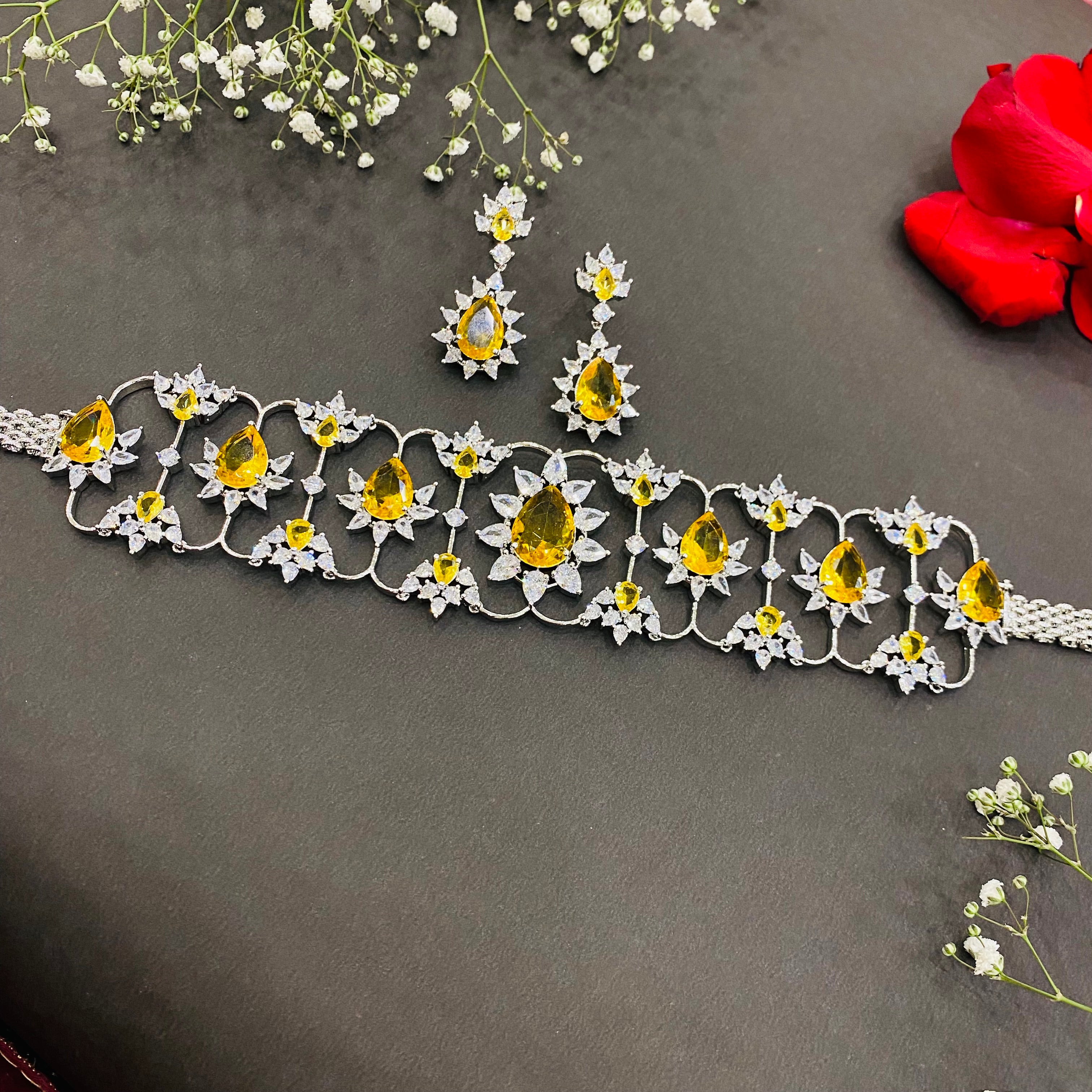 Ad Mira   choker