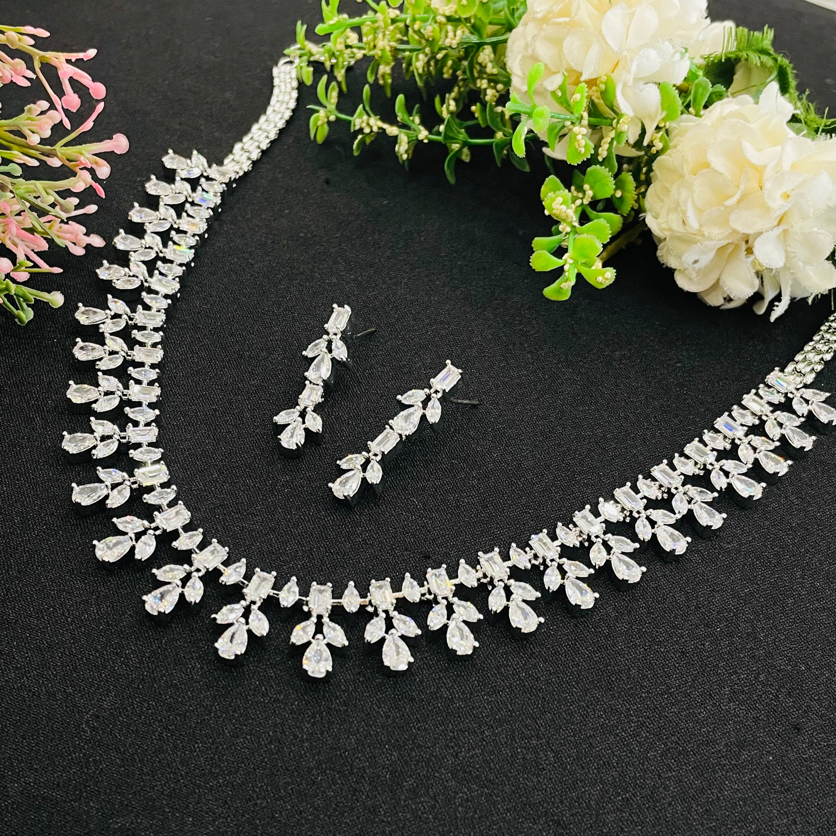 Ad Olivia Neckpiece
