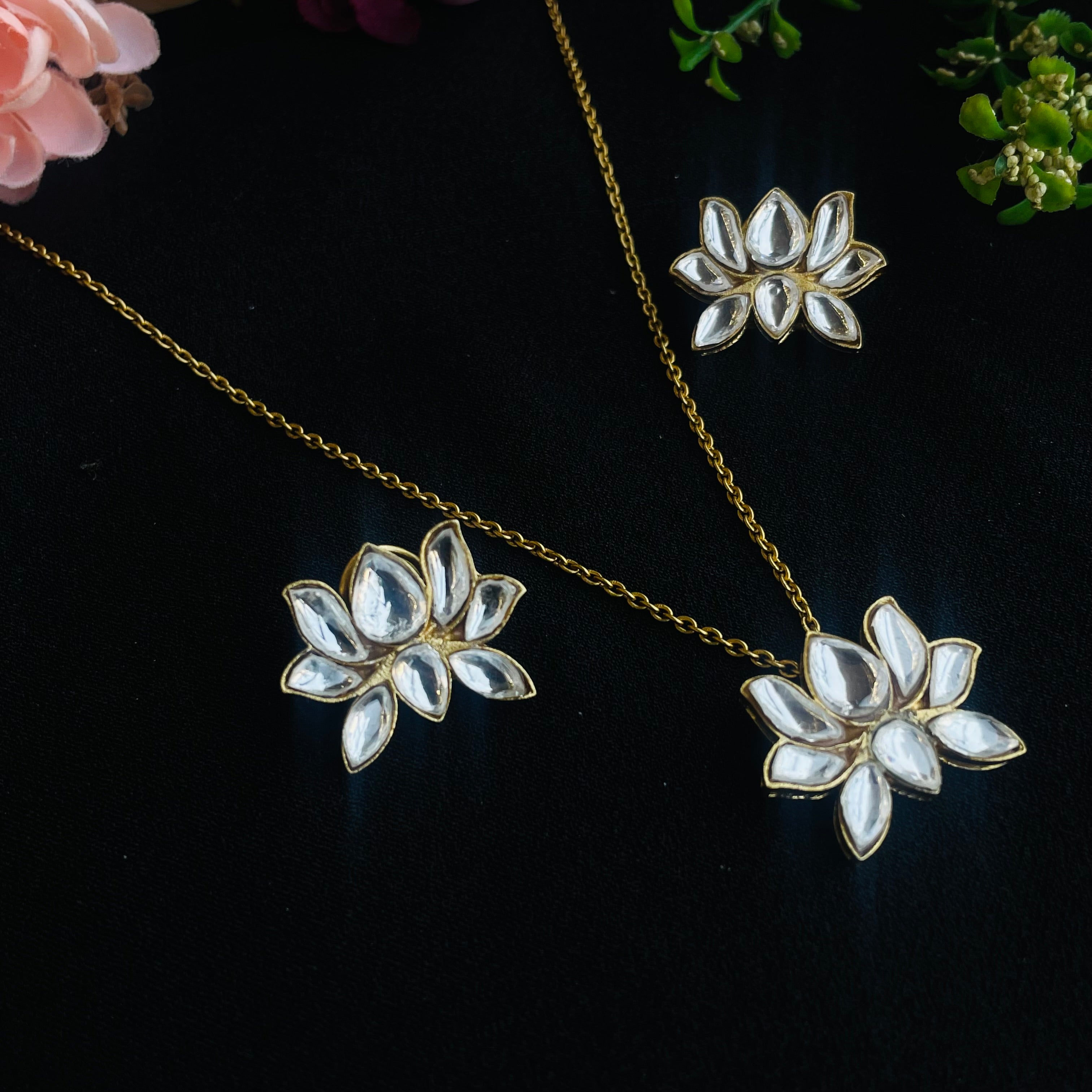 Nayaab Ruth pendant
