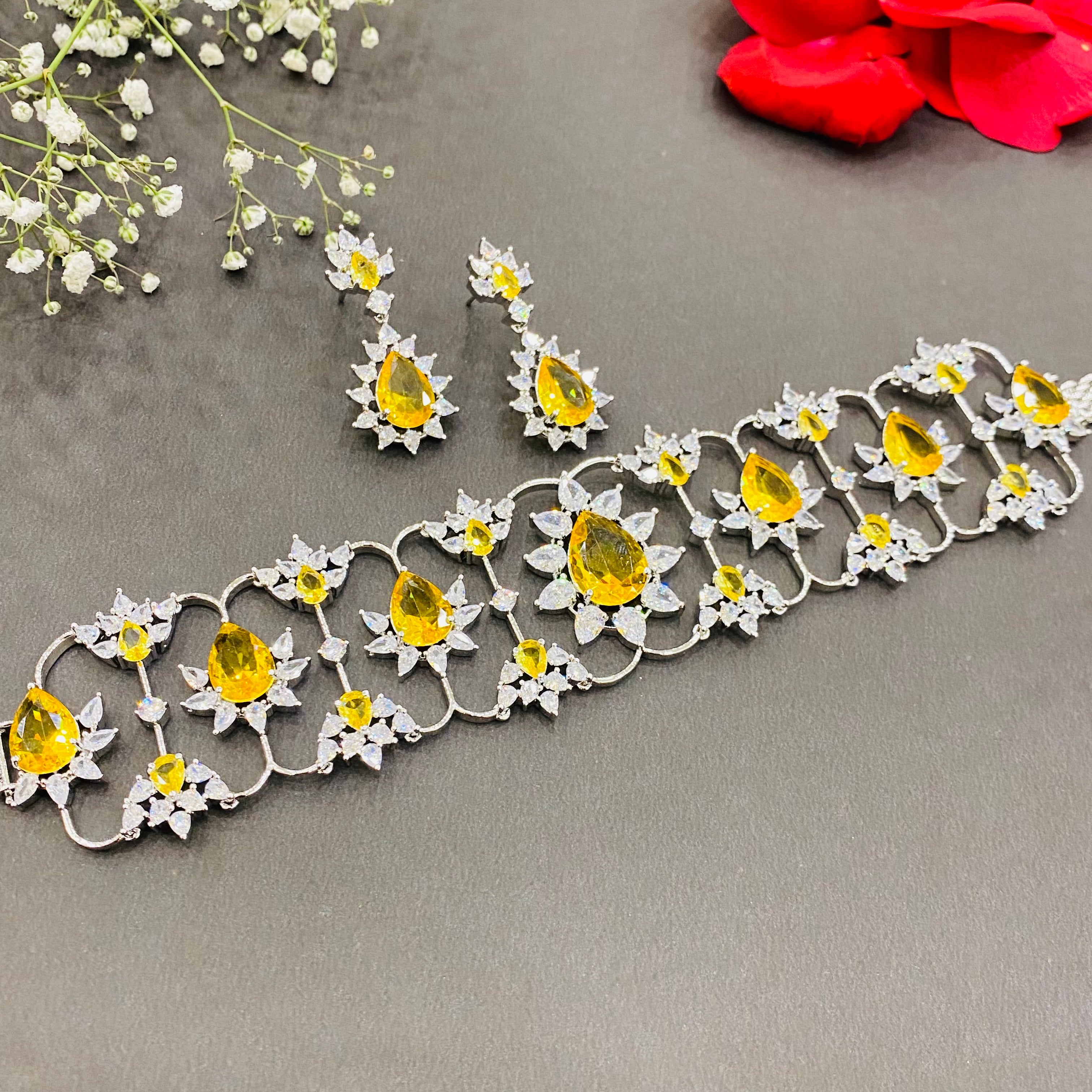 Ad Mira   choker