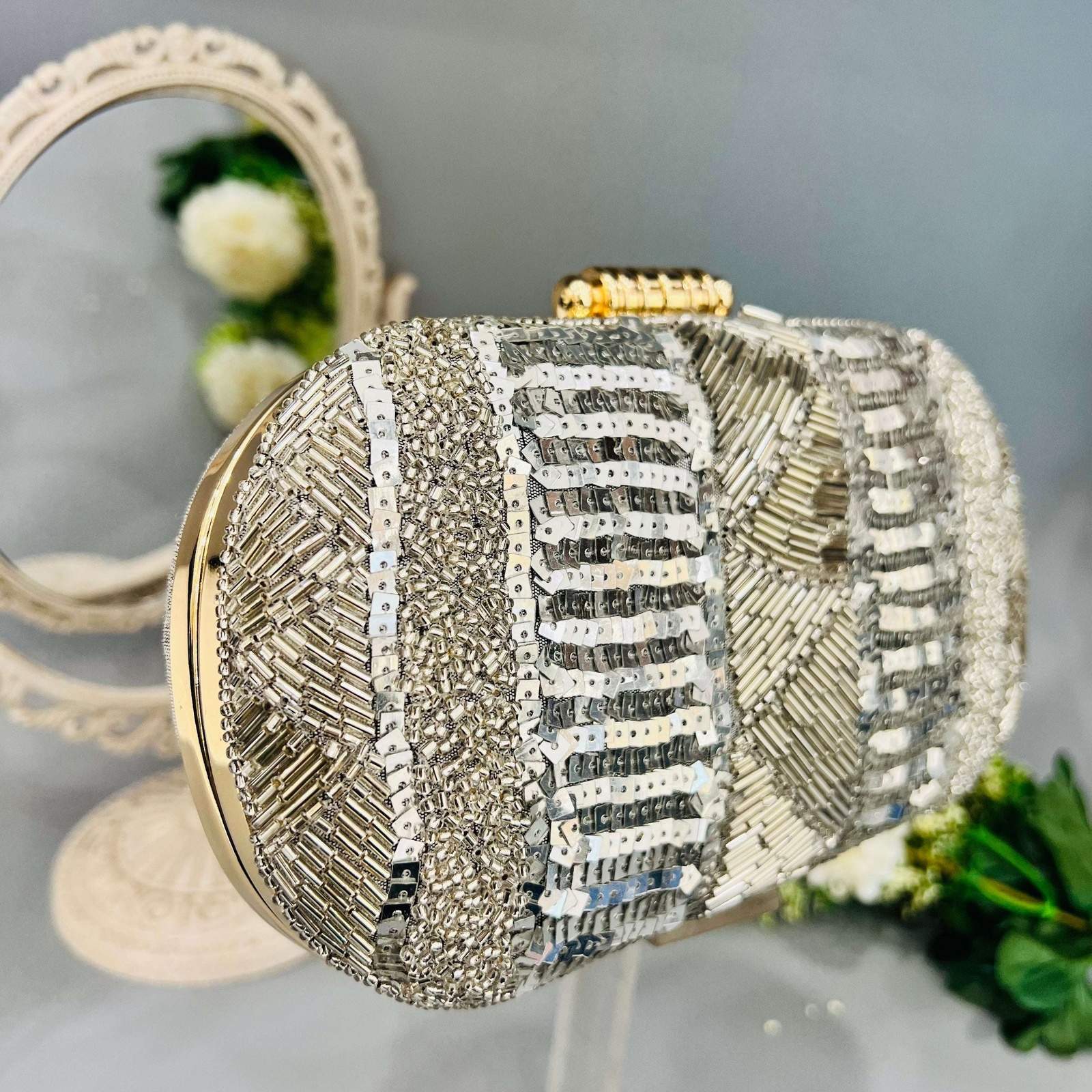 Vs Antique Clutch Silver