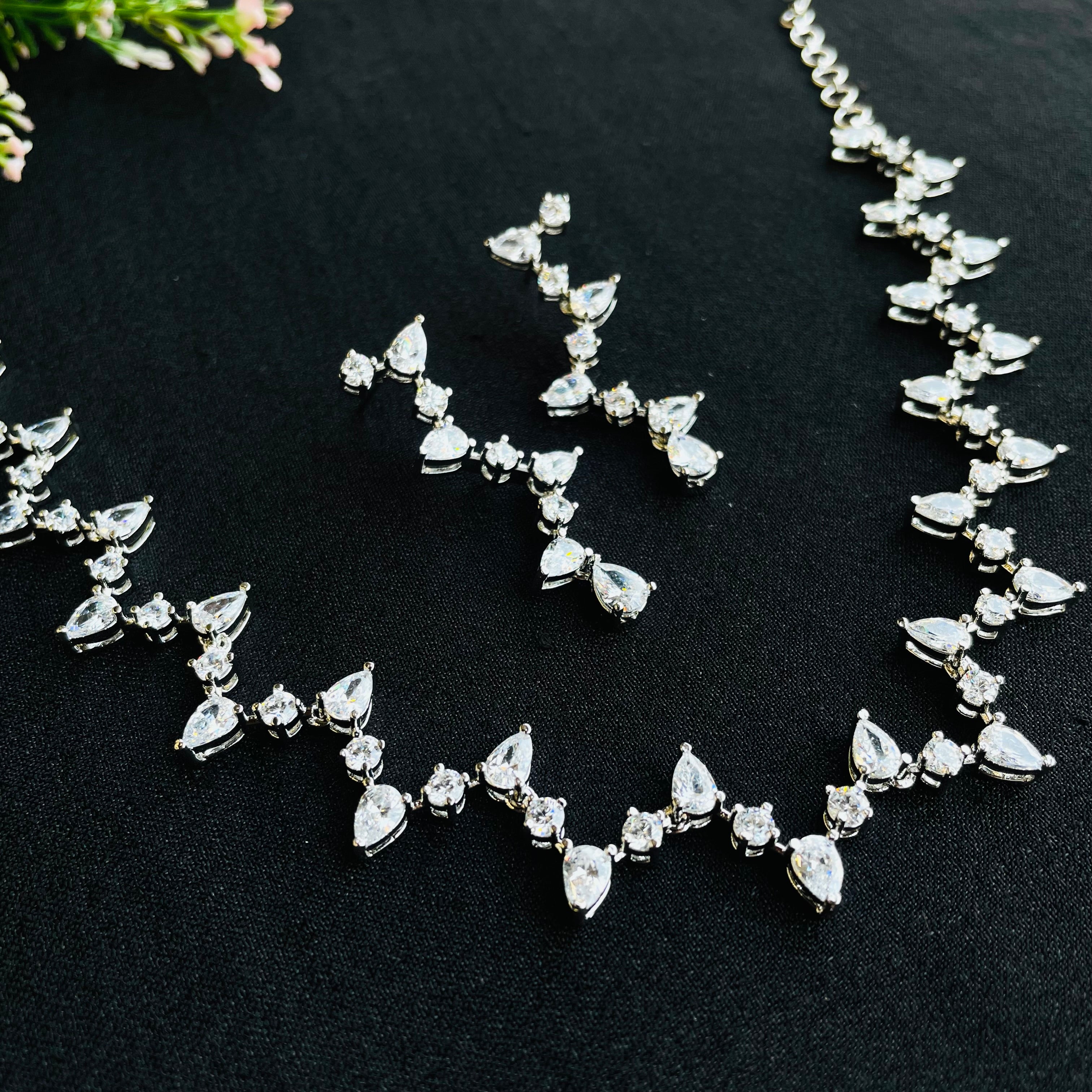 Ad Mariah Neckpiece