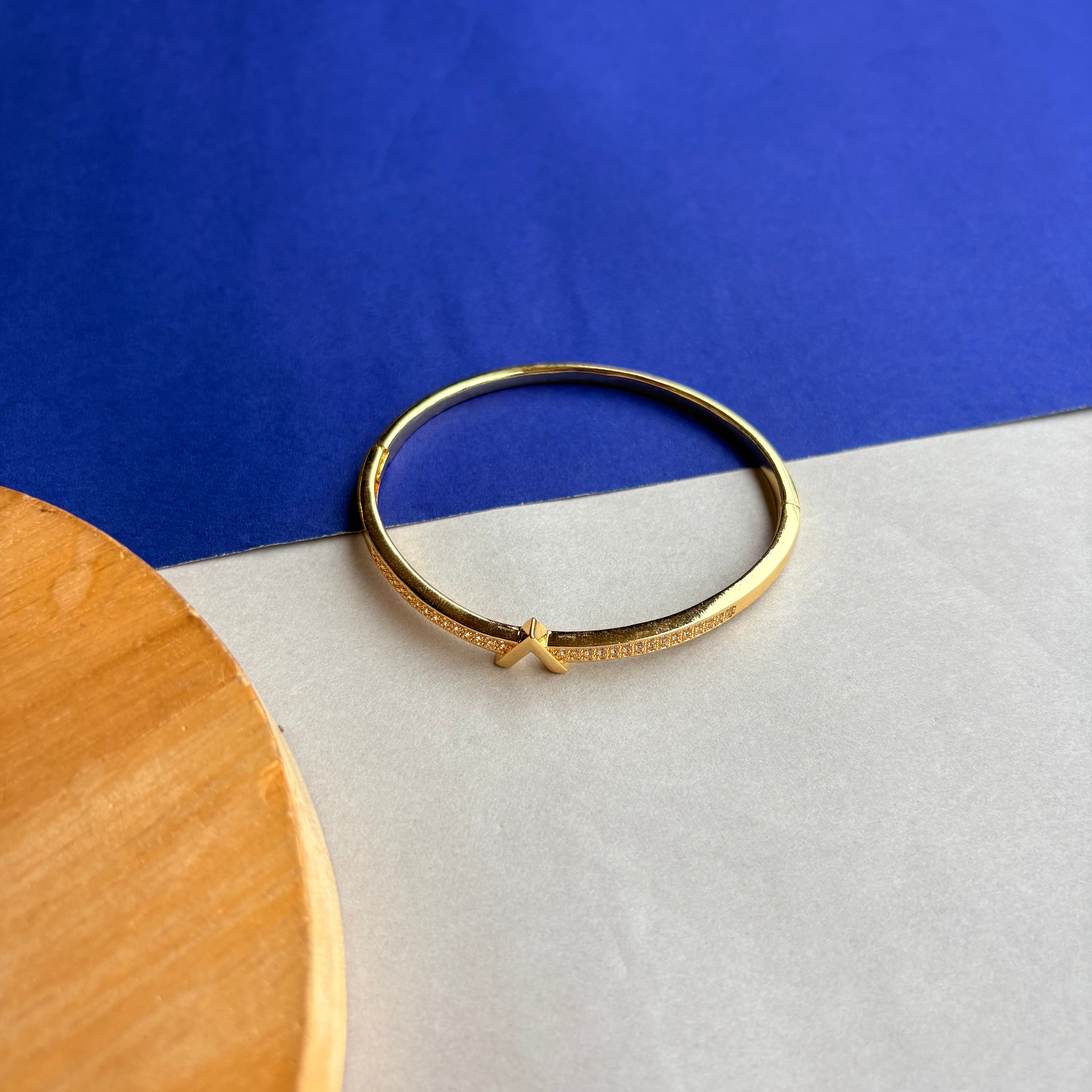Noora V Bracelet