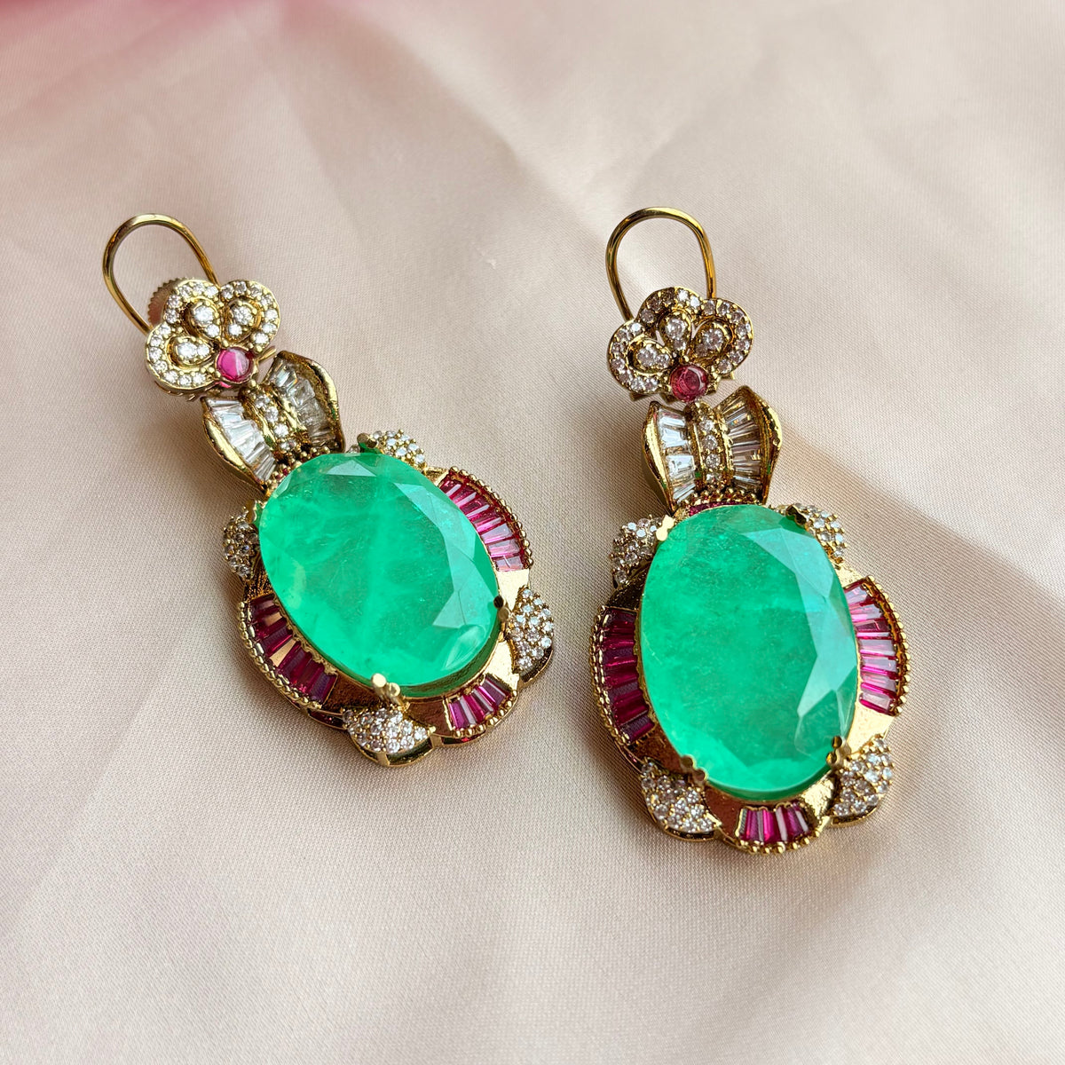 Zareen Emerald Royale Neckpiece