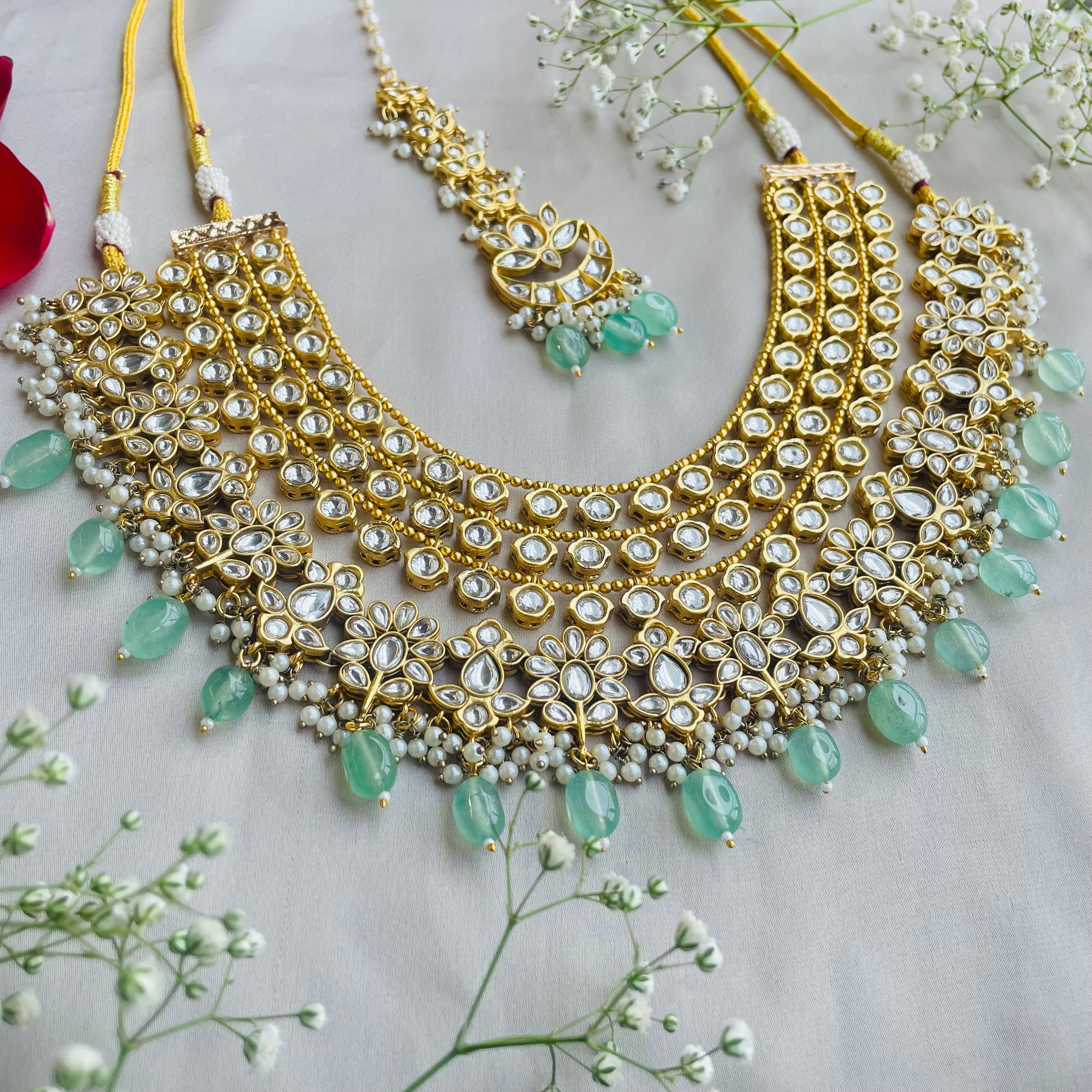 Nayaab Sara Kundan Neckpiece