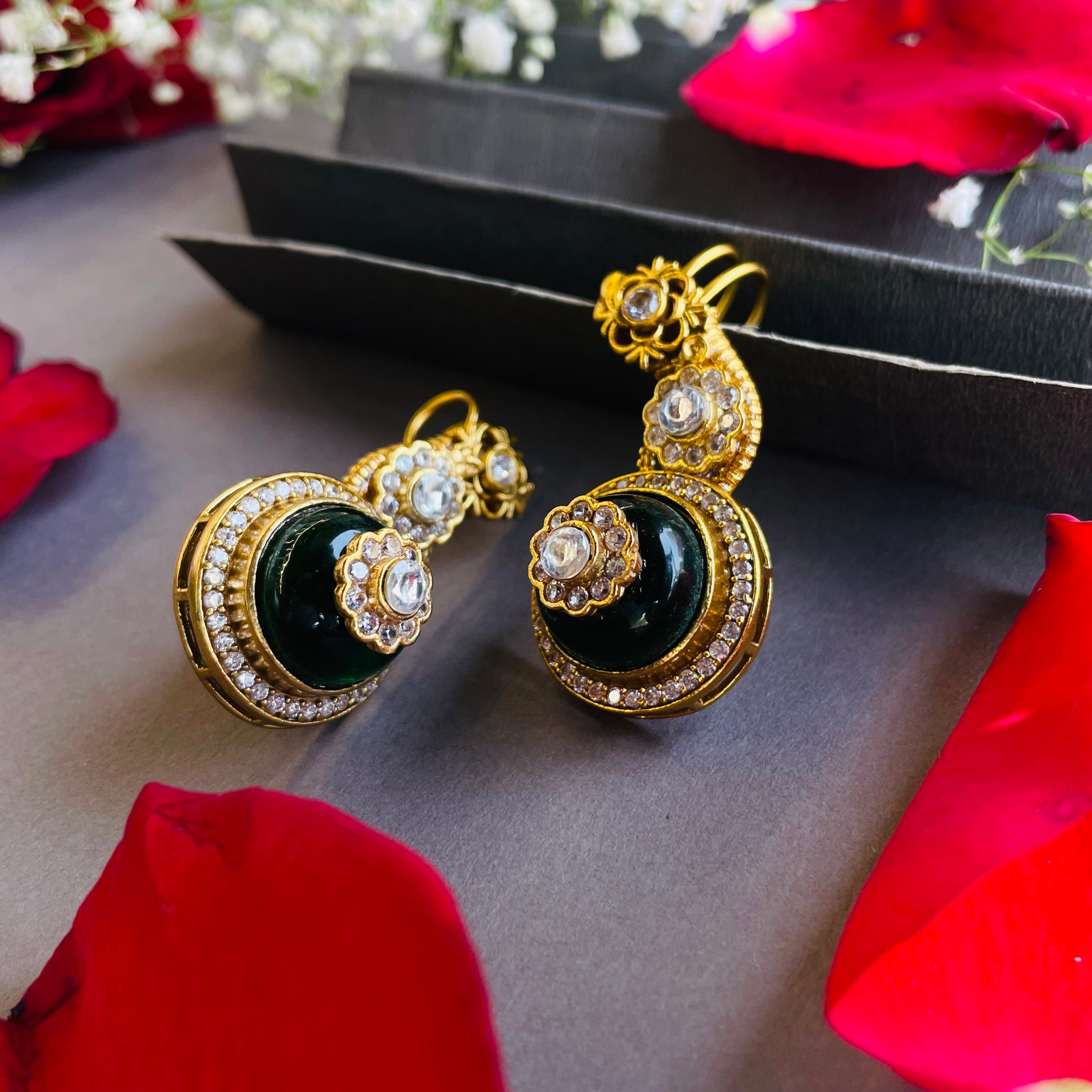 Nayaab Lavanya Earcuff