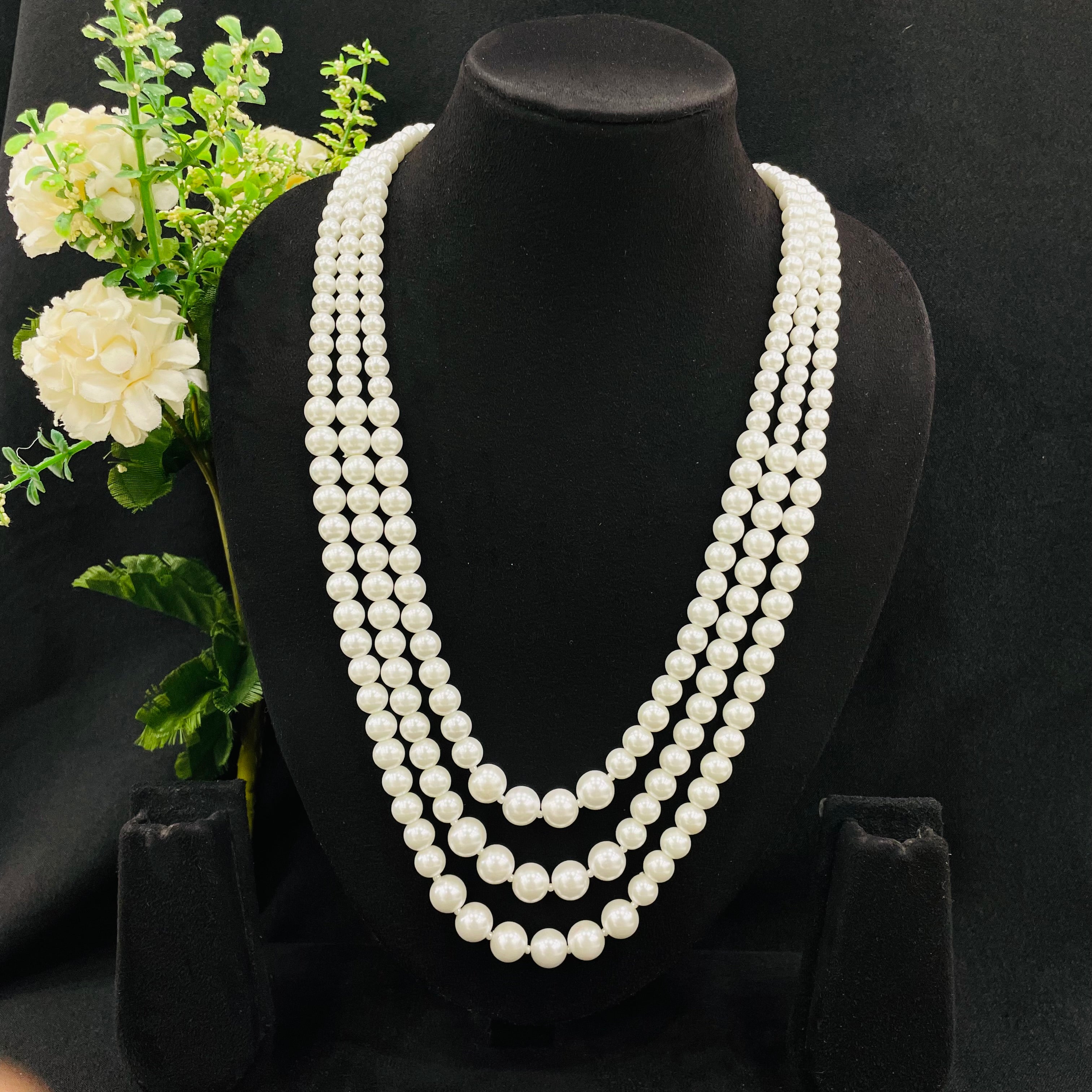 Olivia pearl Neckpiece
