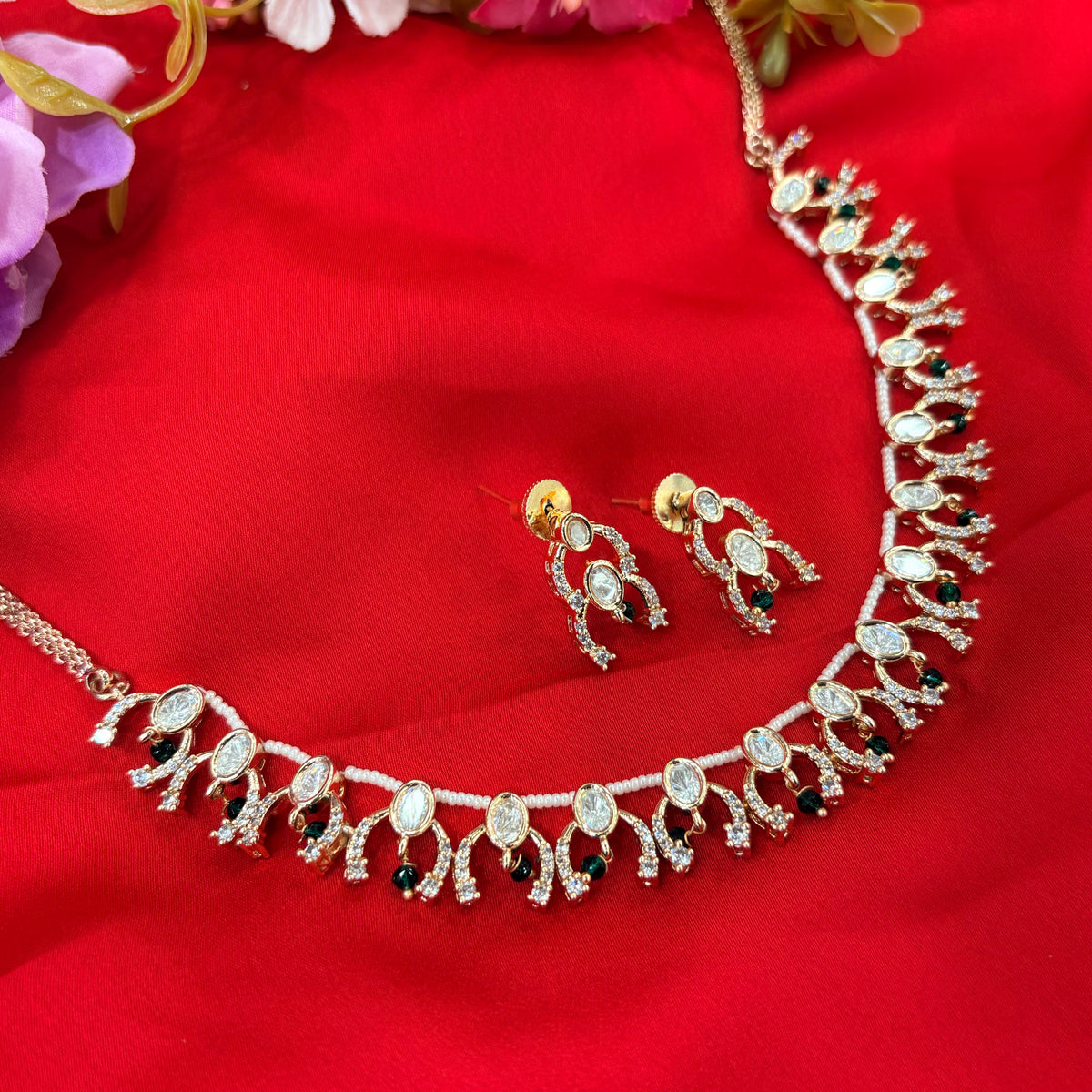 Nira Neckpiece
