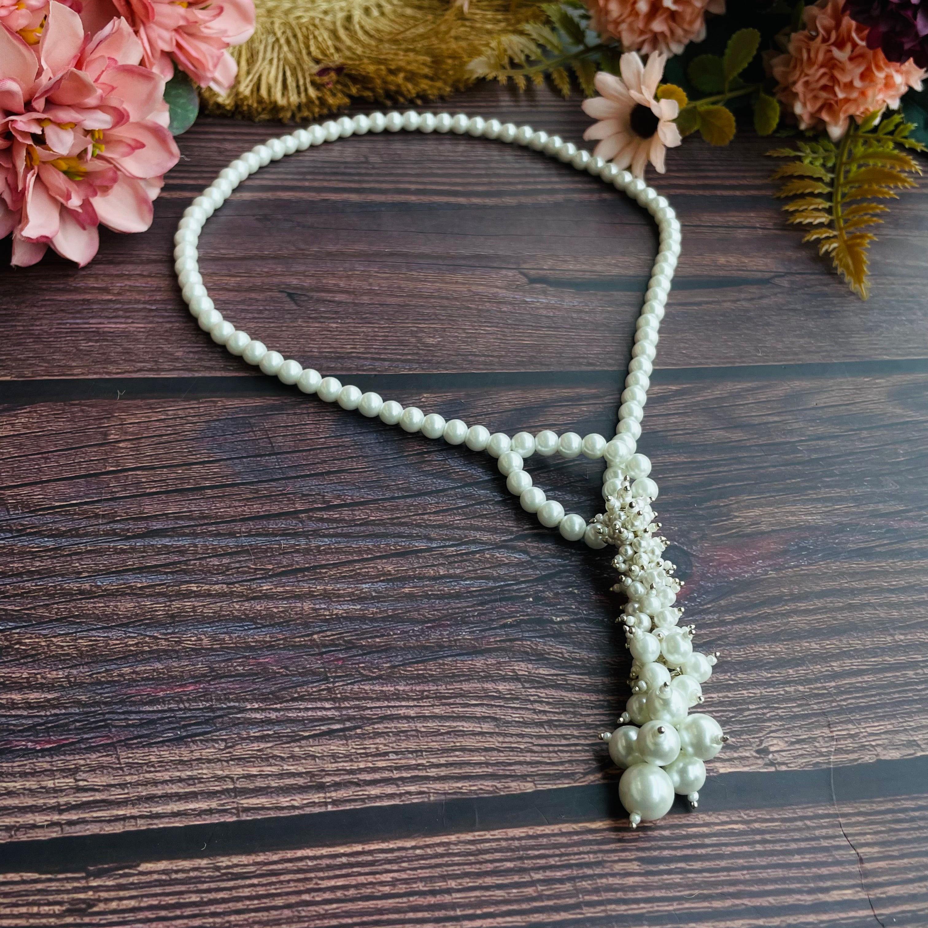 Layla Alina Pearl Neckpiece