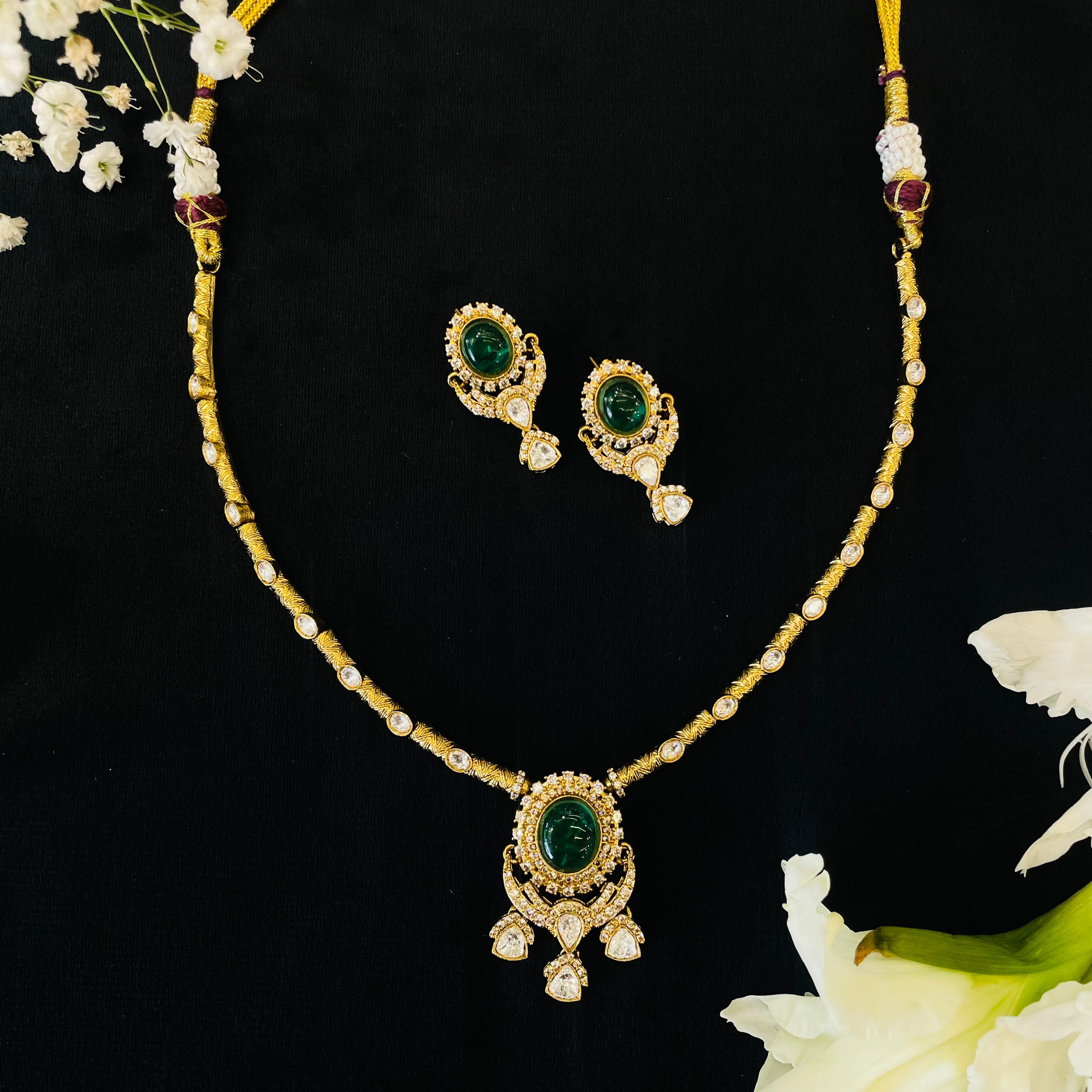 Nayaab Juhi Neckpiece