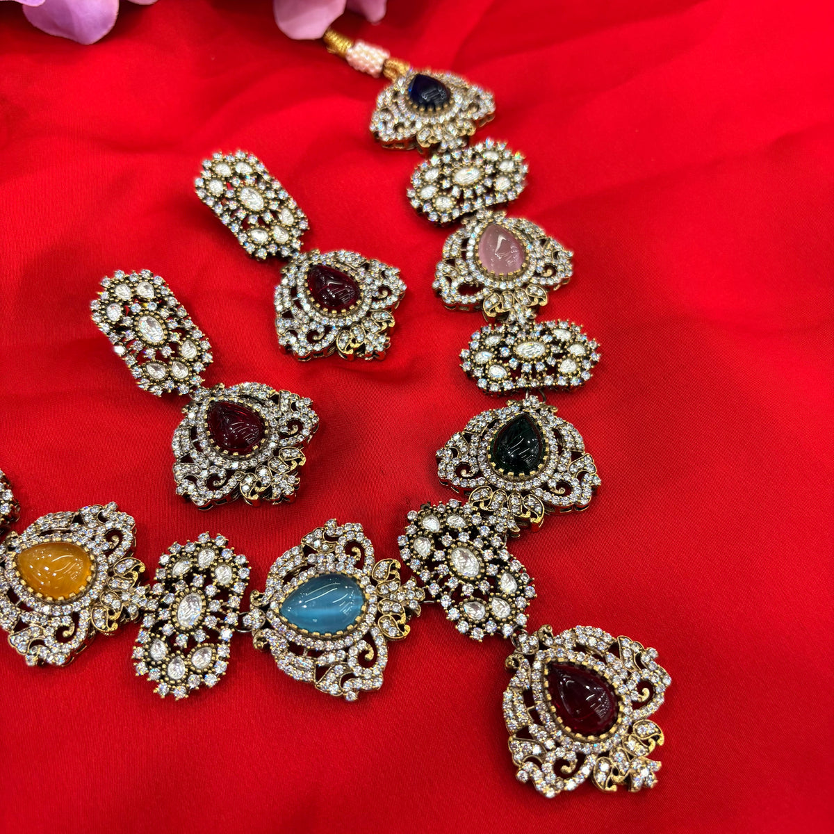 Rang Neckpiece
