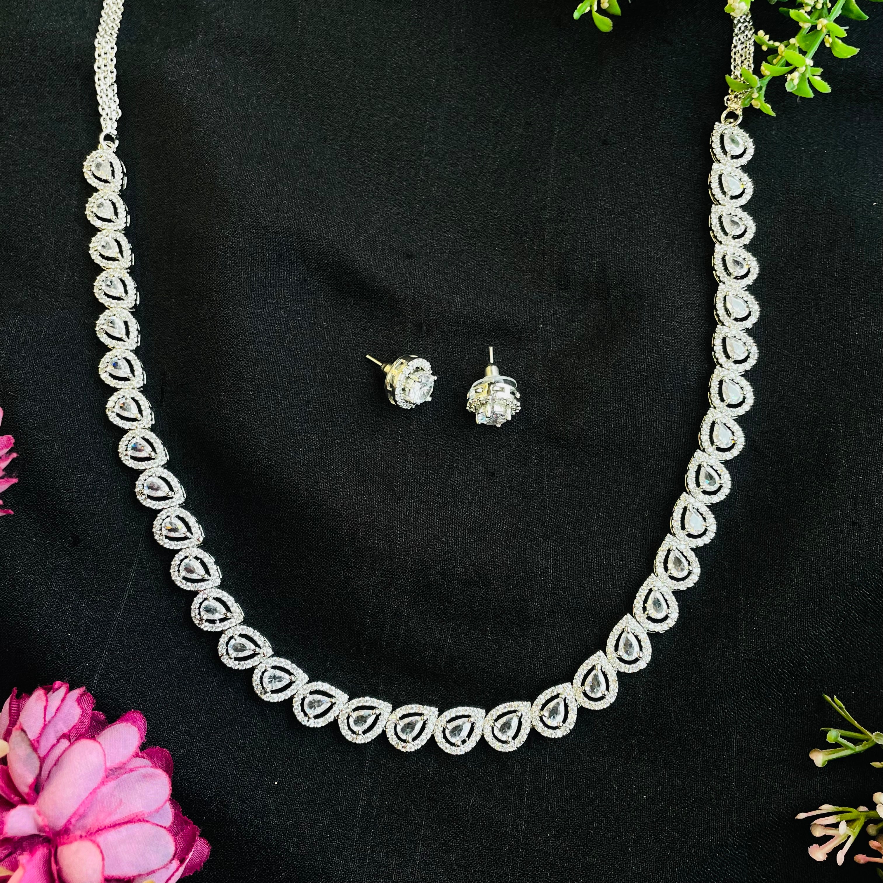 Ad Devika neckpiece