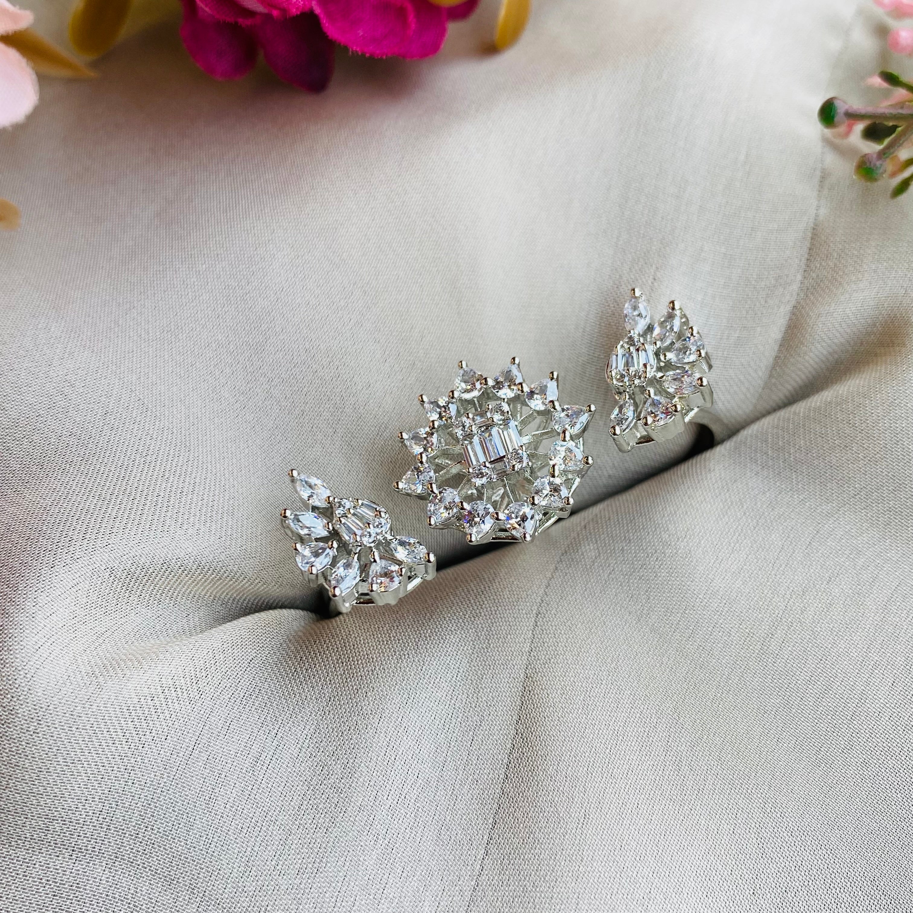 Ad Madisom ring adjustable