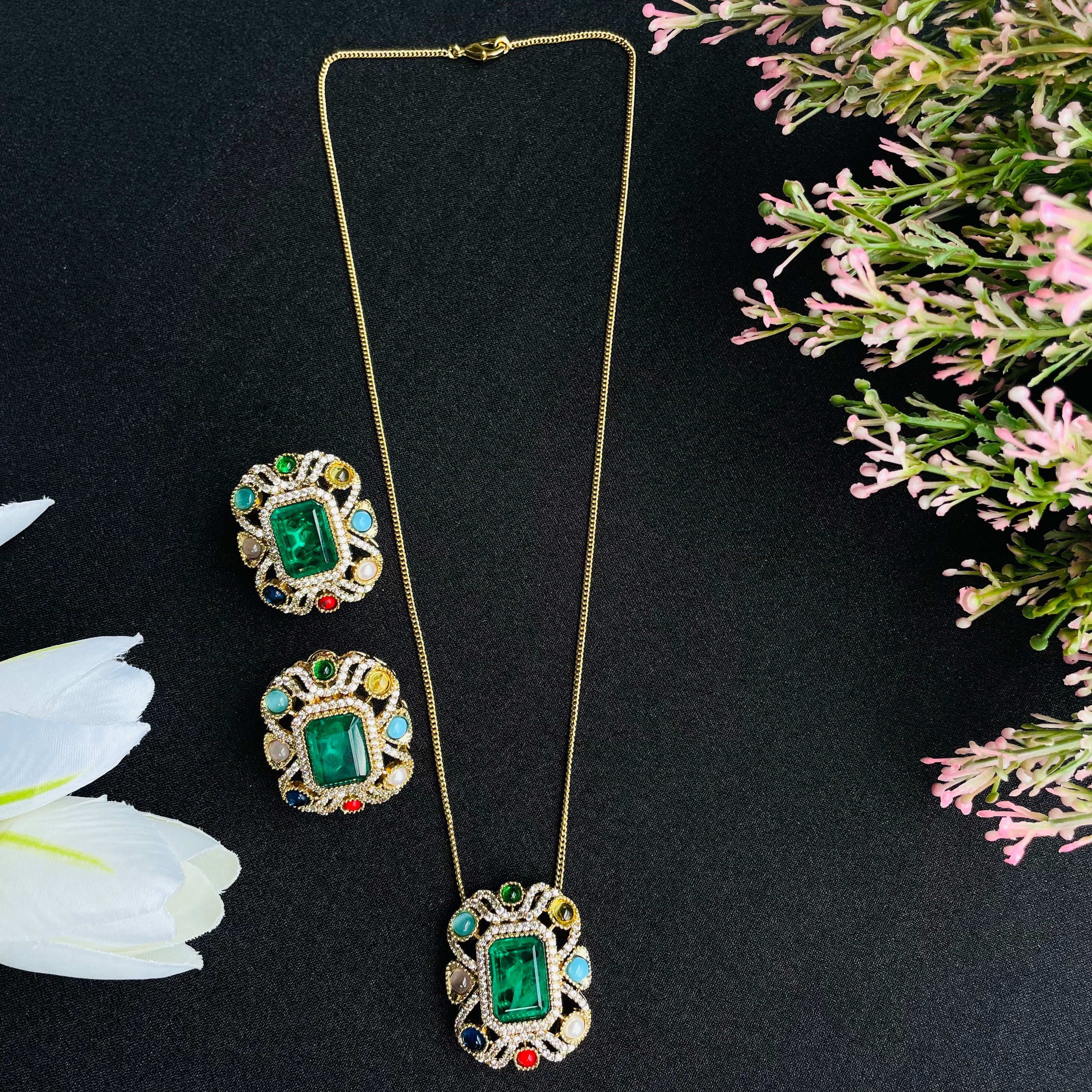 Nayaab millie Pendant set with free ring