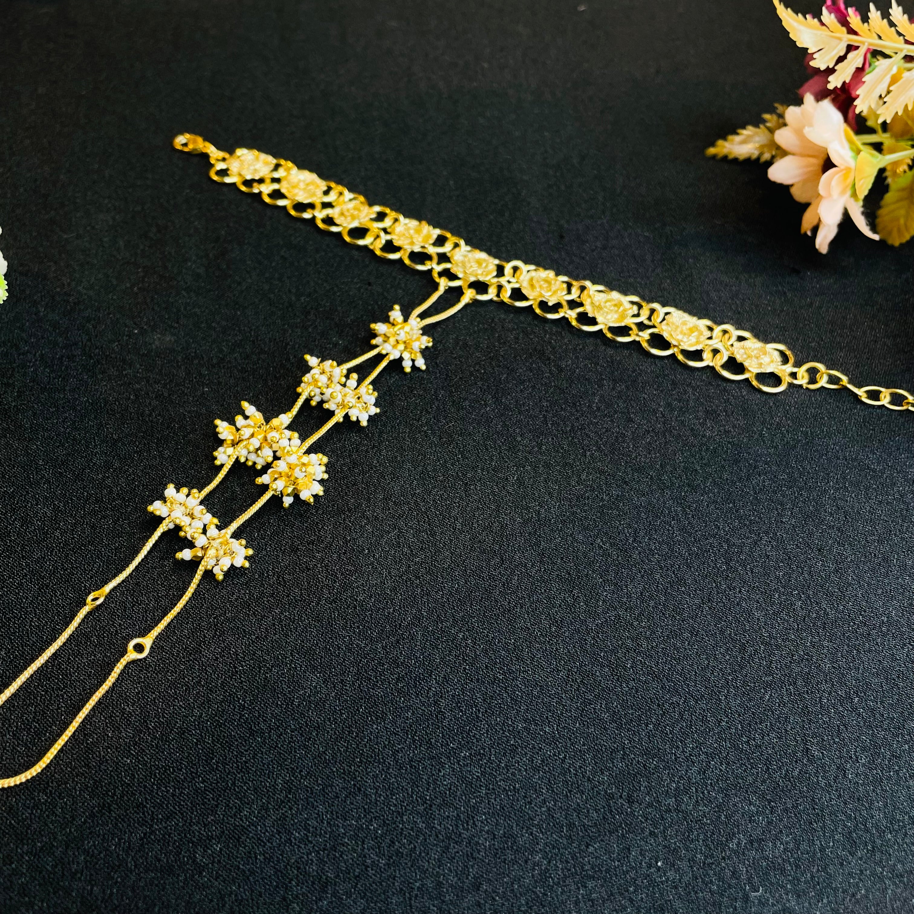 Nayaab maya Pearl Handcuff