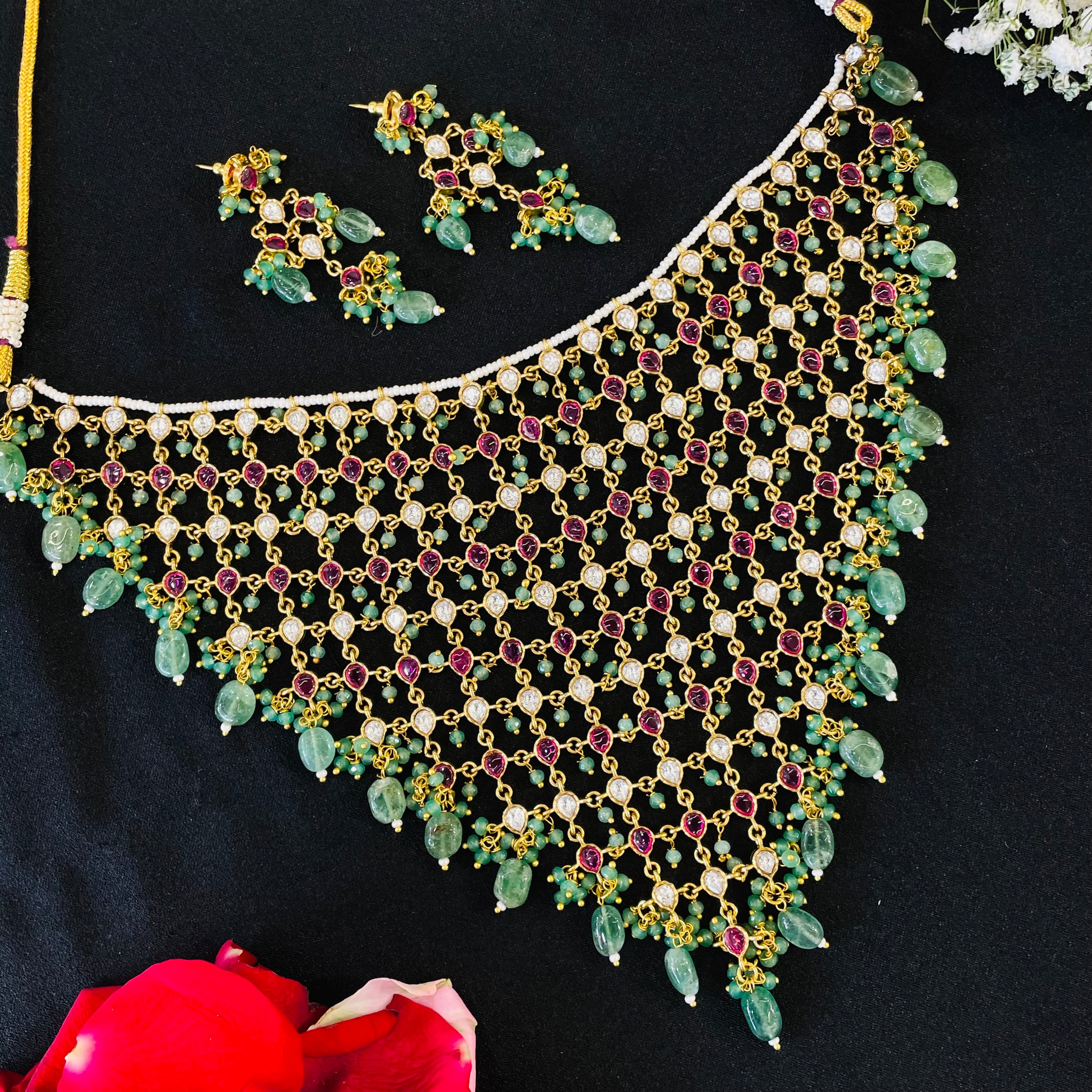 Nayaab madhavi neckpiece