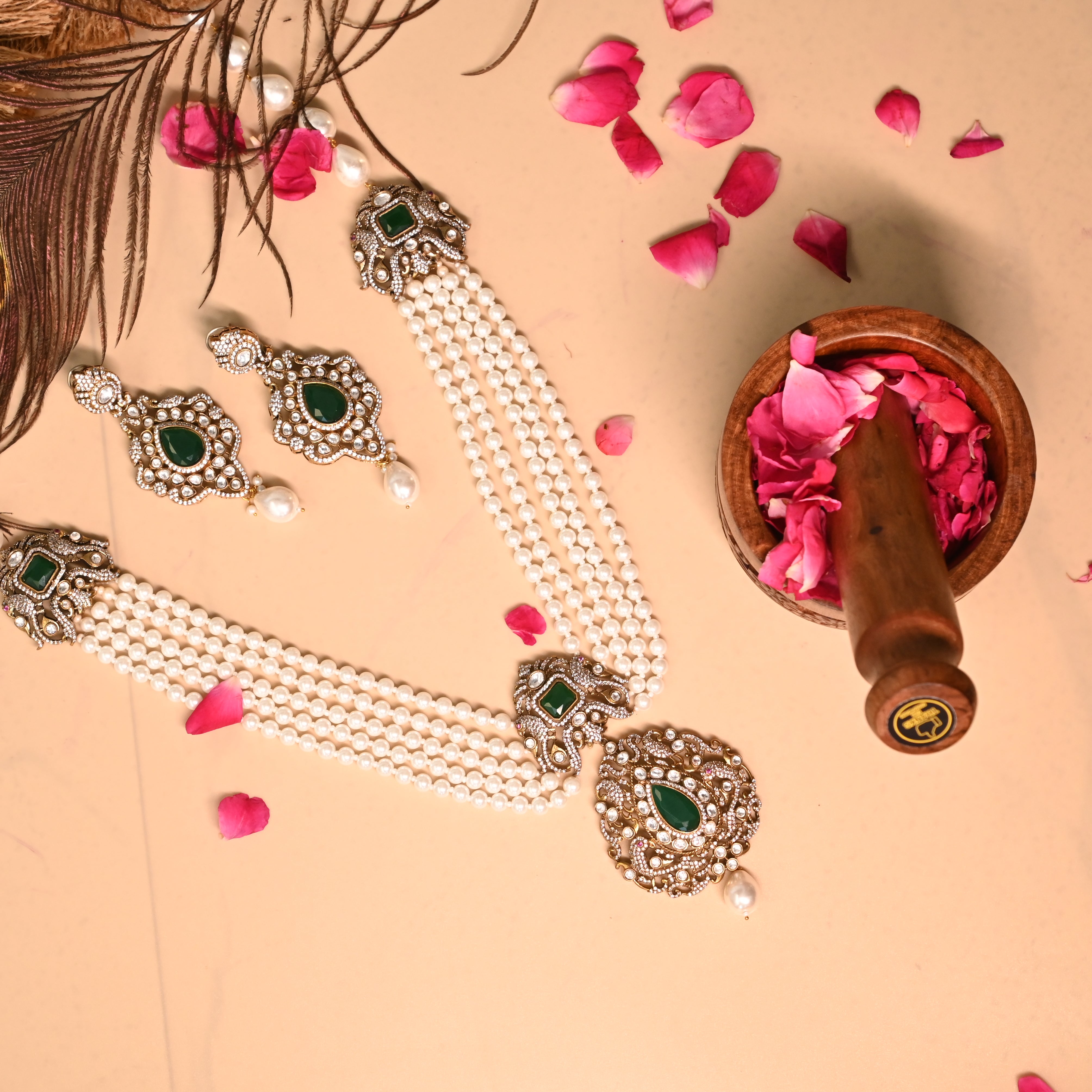 Nayaab Ranisa Long Neckpiece