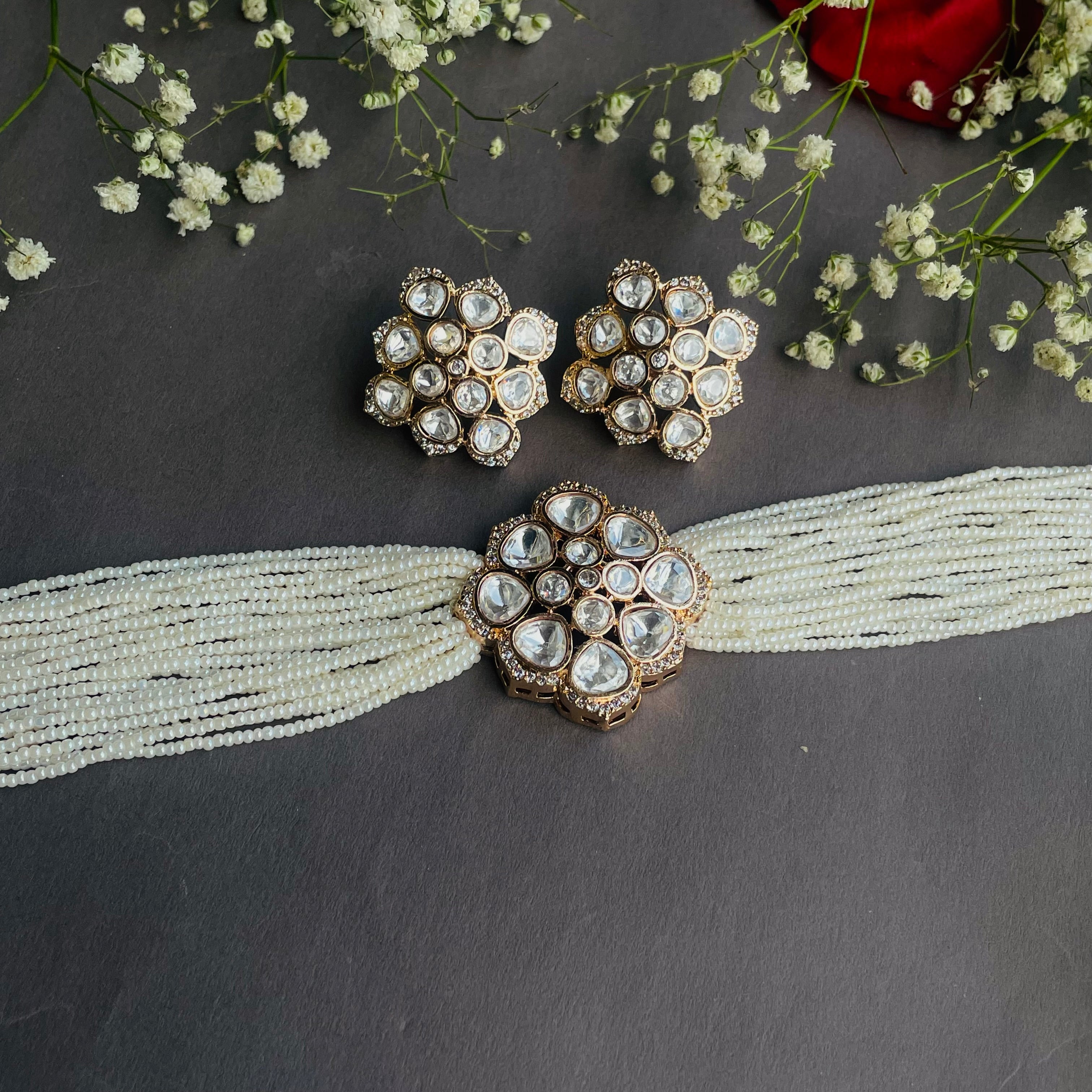 Nayaab Sara choker