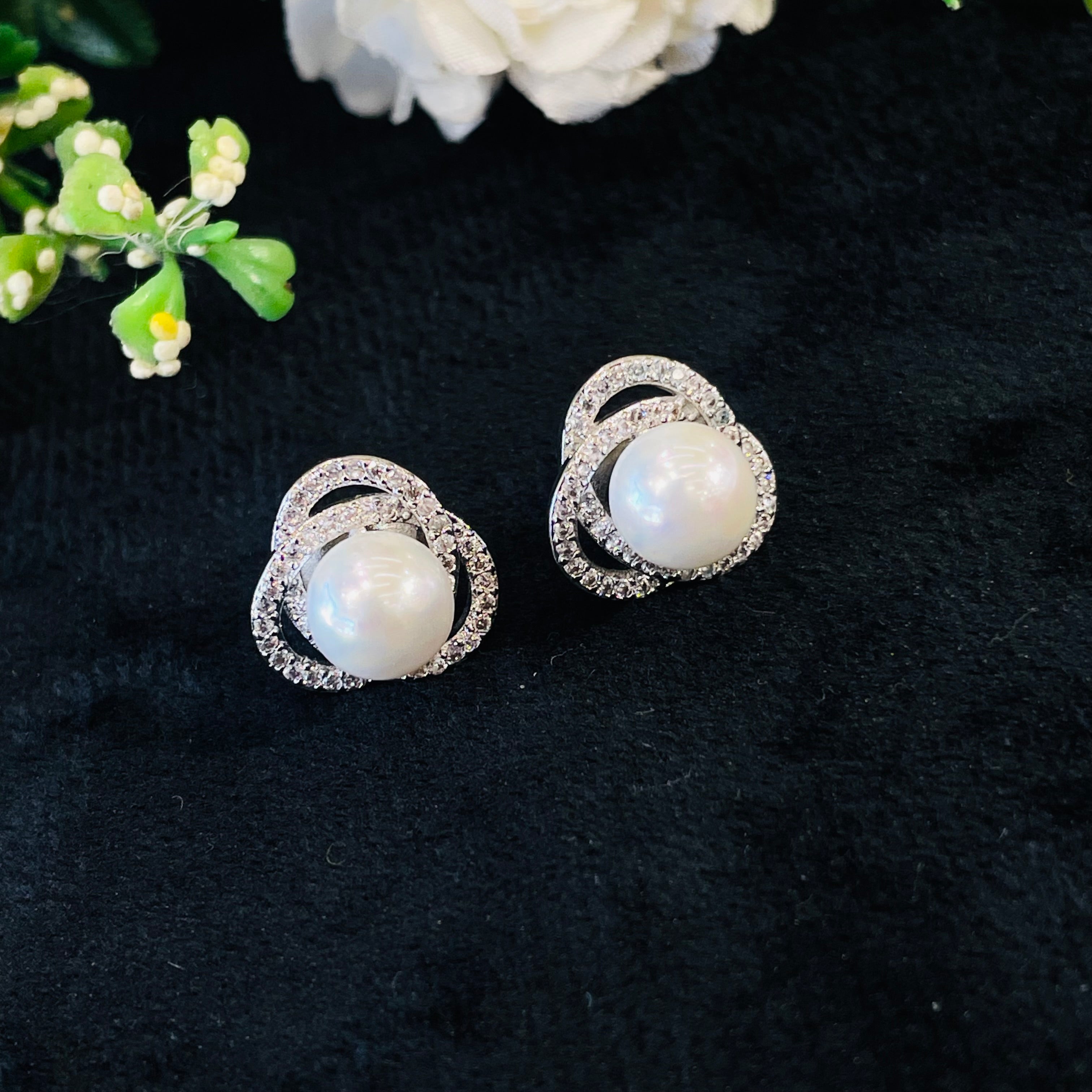 Ad alva pearl studs