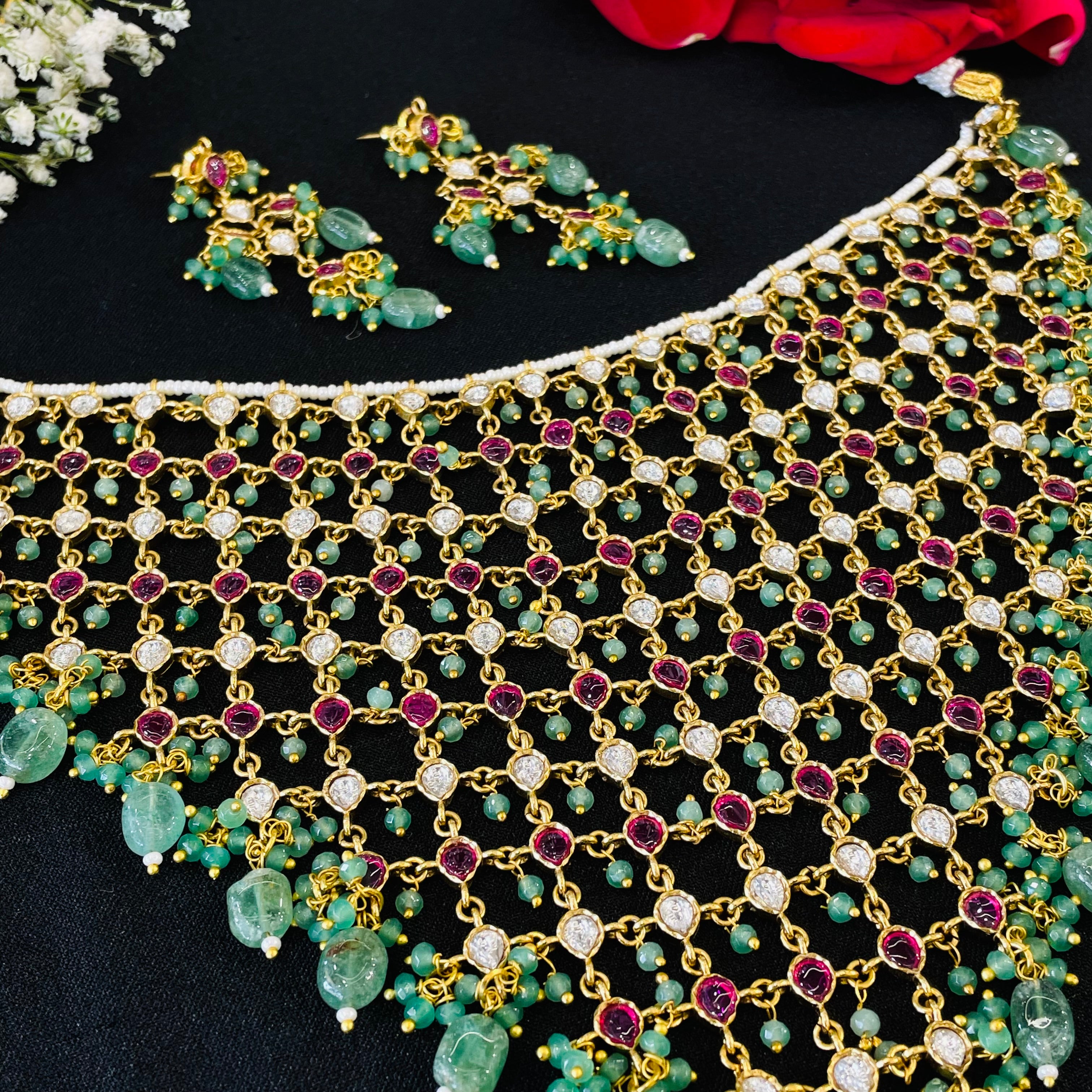 Nayaab madhavi neckpiece