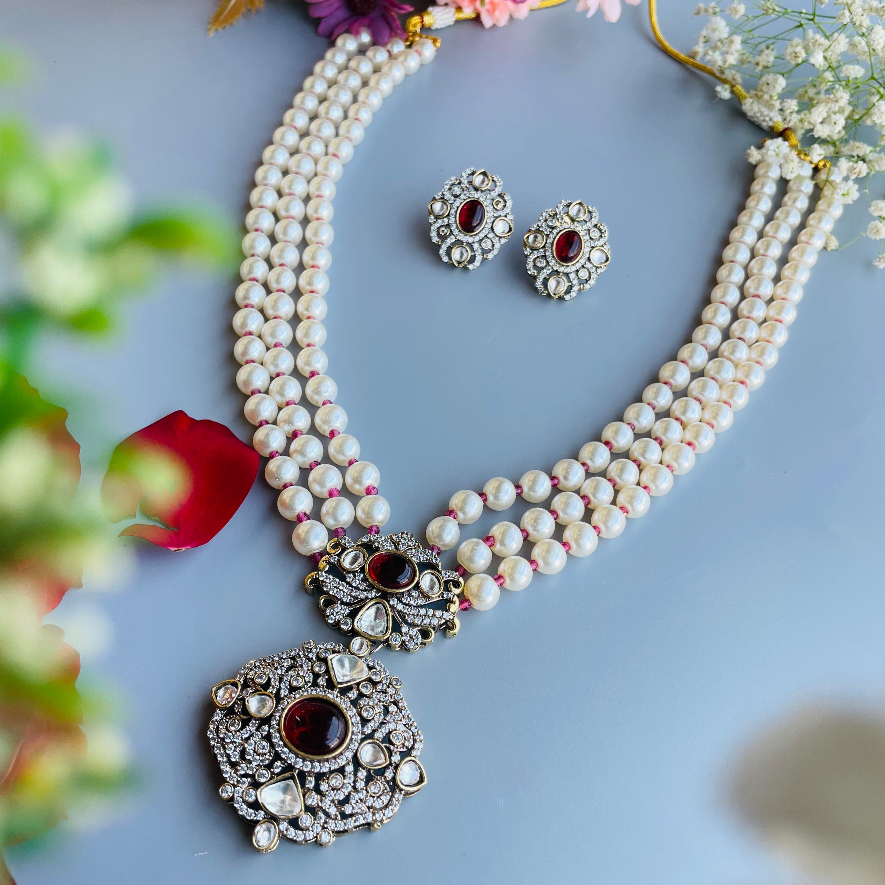 Nayaab Shahi Pearl Neckpiece