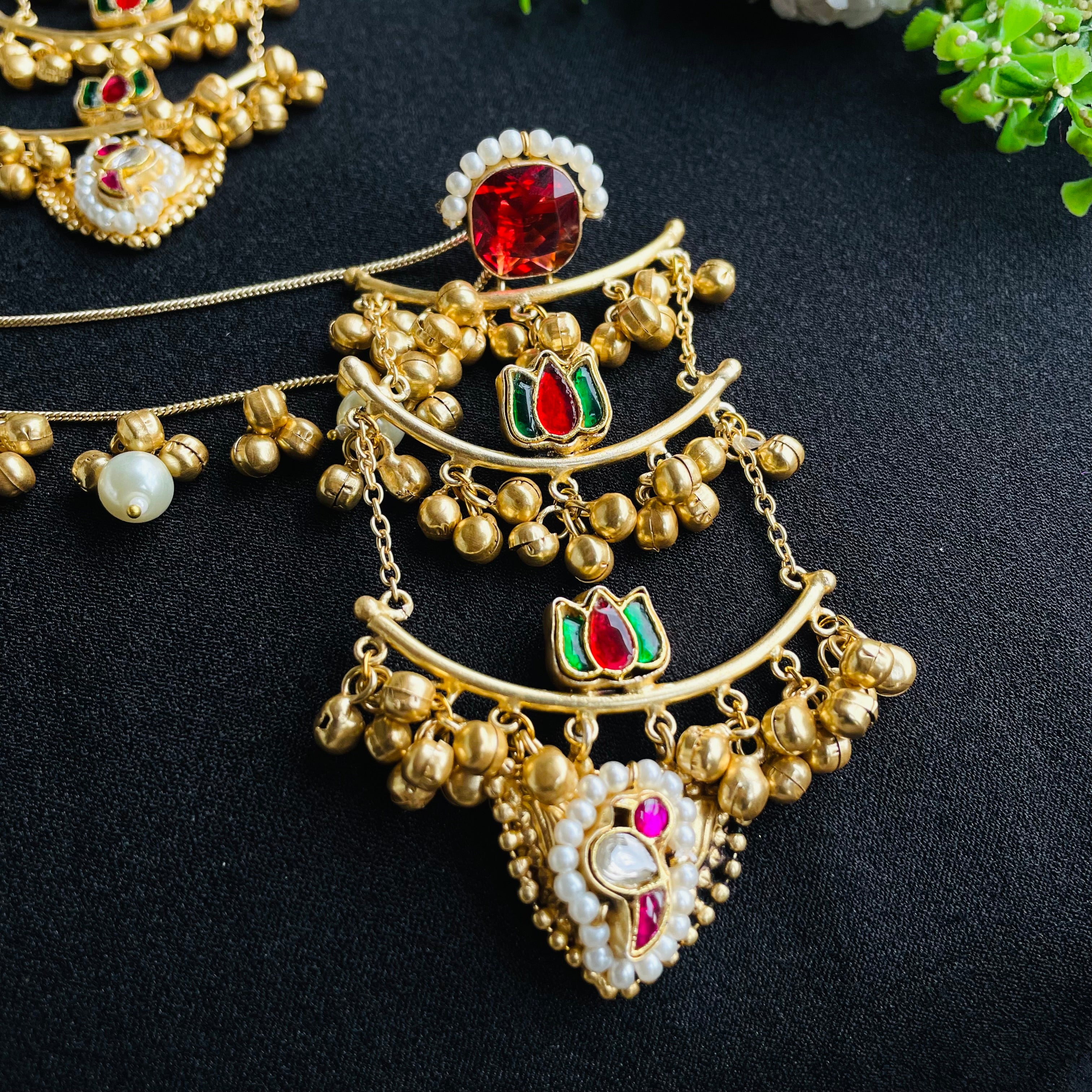 nayaab drishti earrings With Kanchain