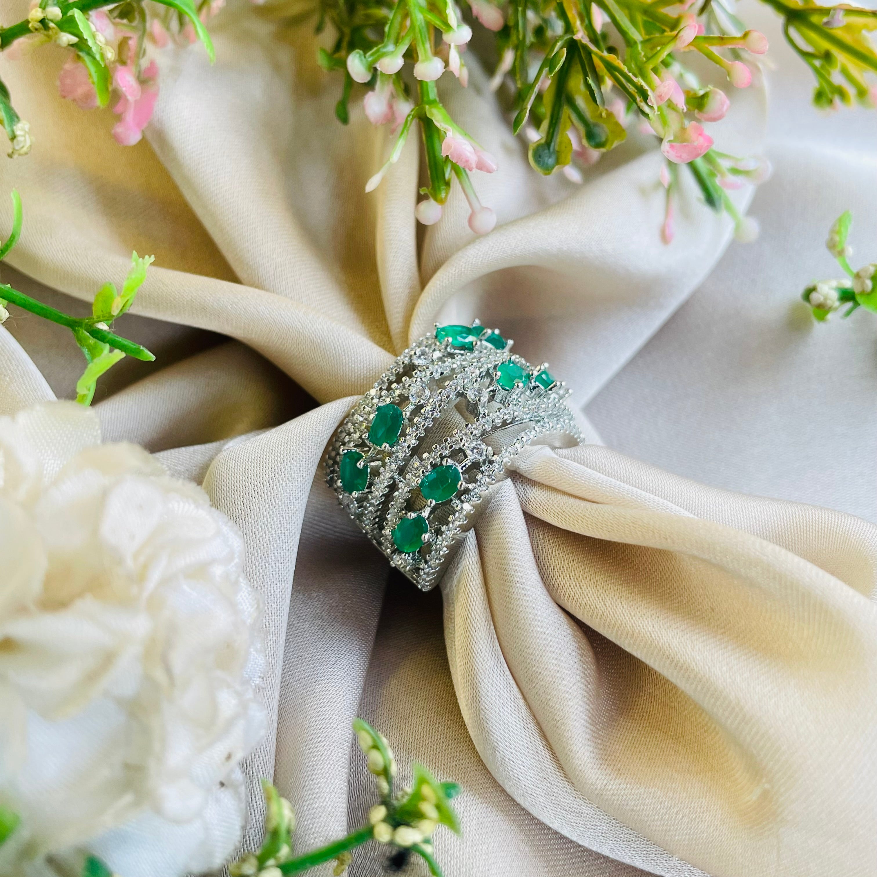 Ad Ophelia  ring adjustable