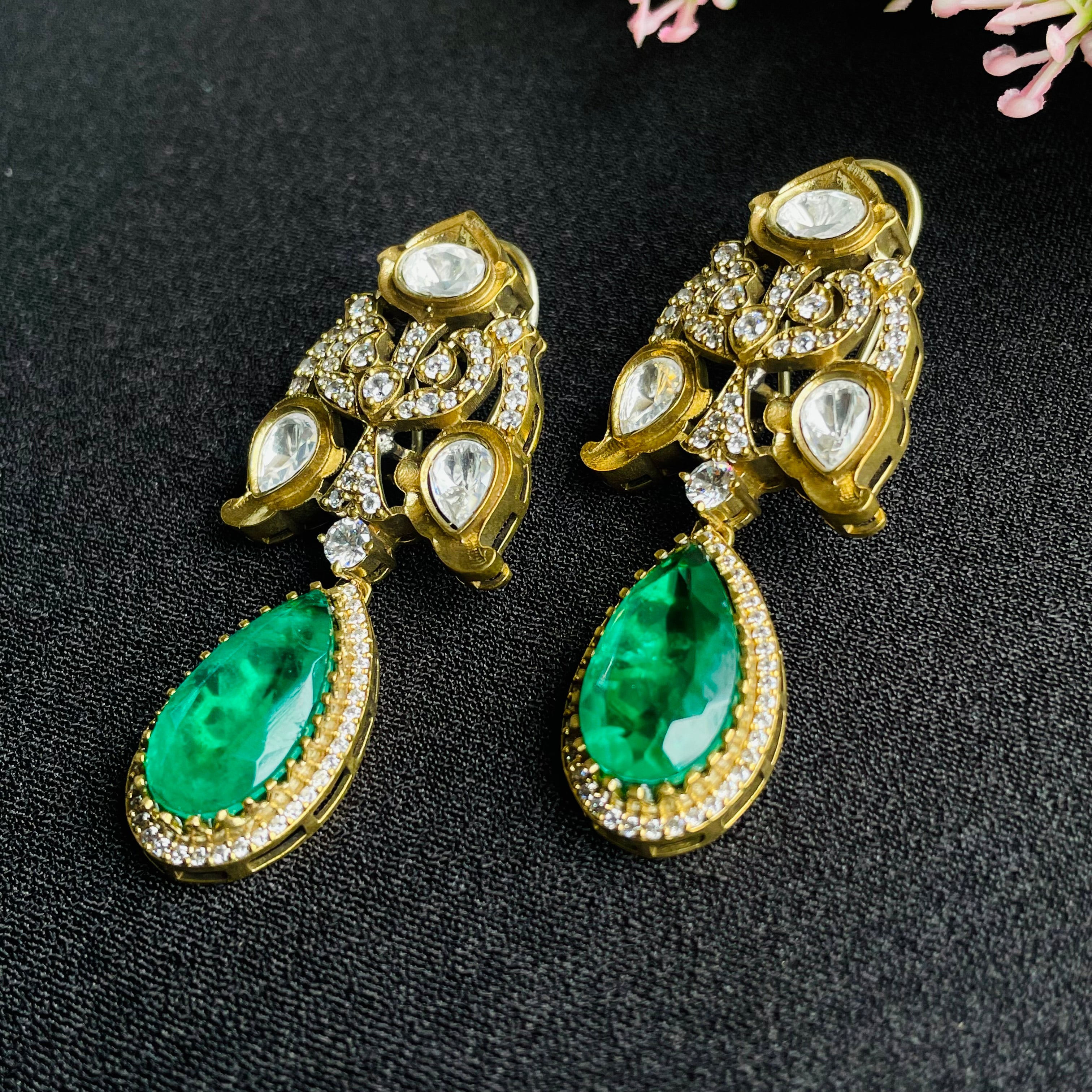 Nayaab Agrima Neckpiece