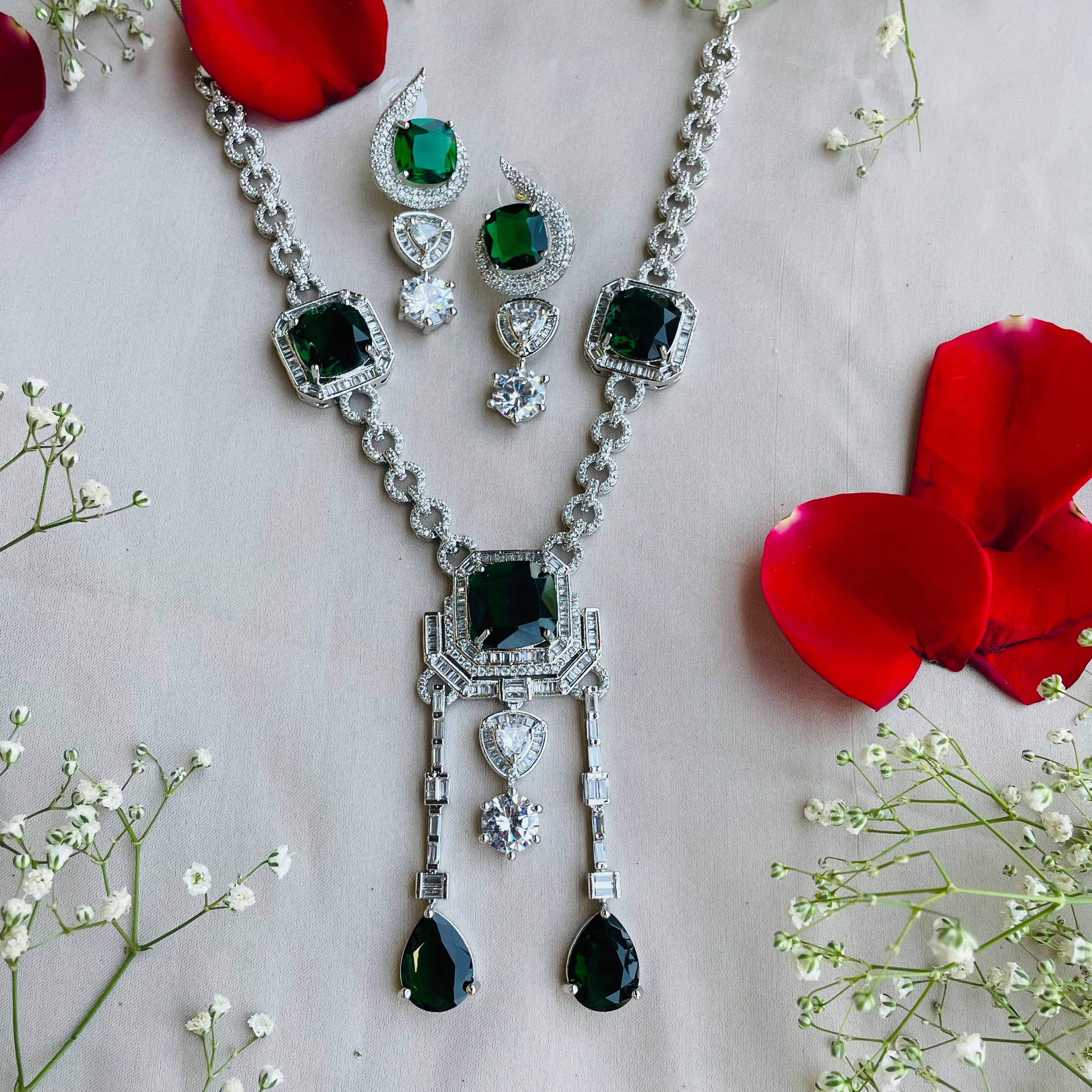 Ad Annie  neackpiece