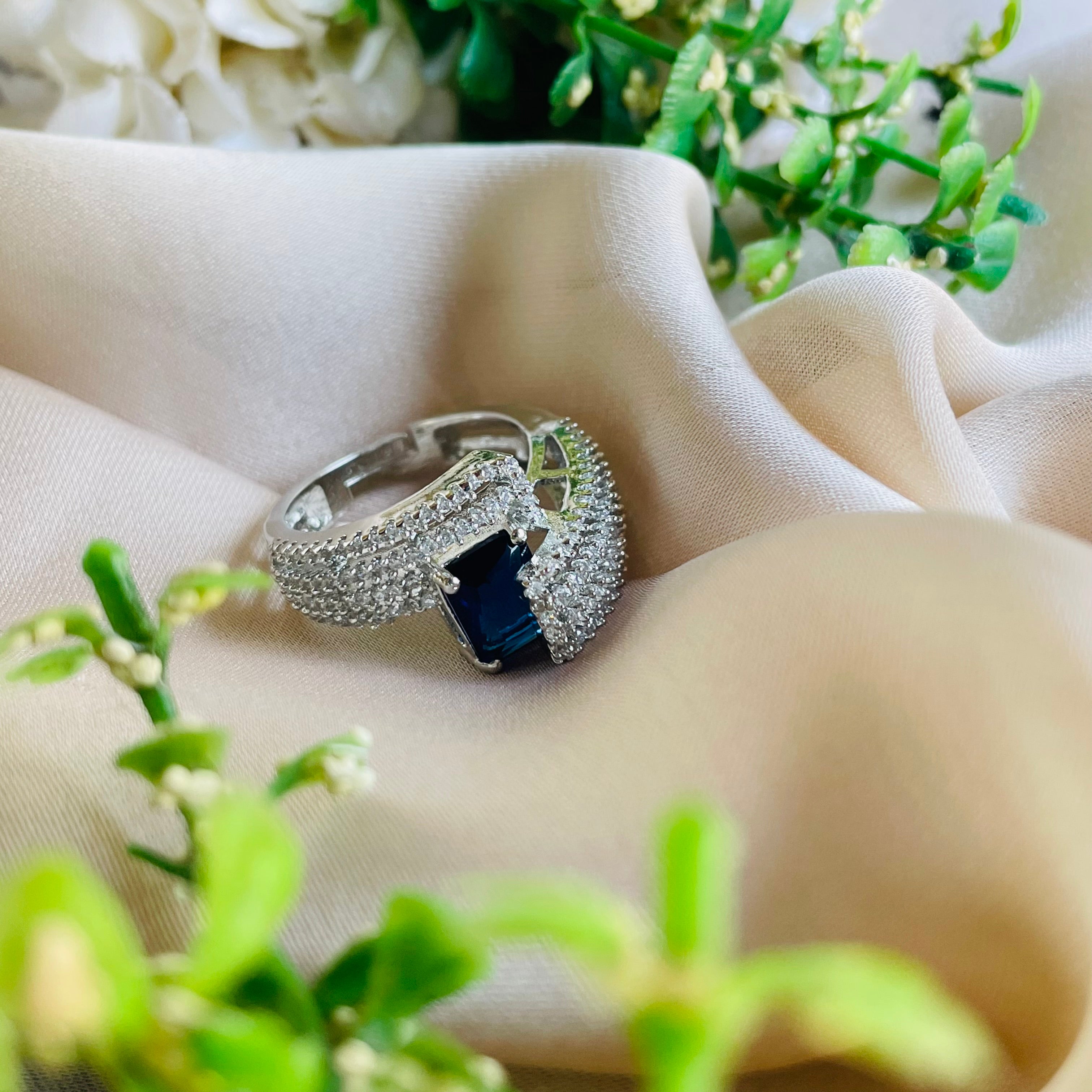 Ad Opal  ring adjustable