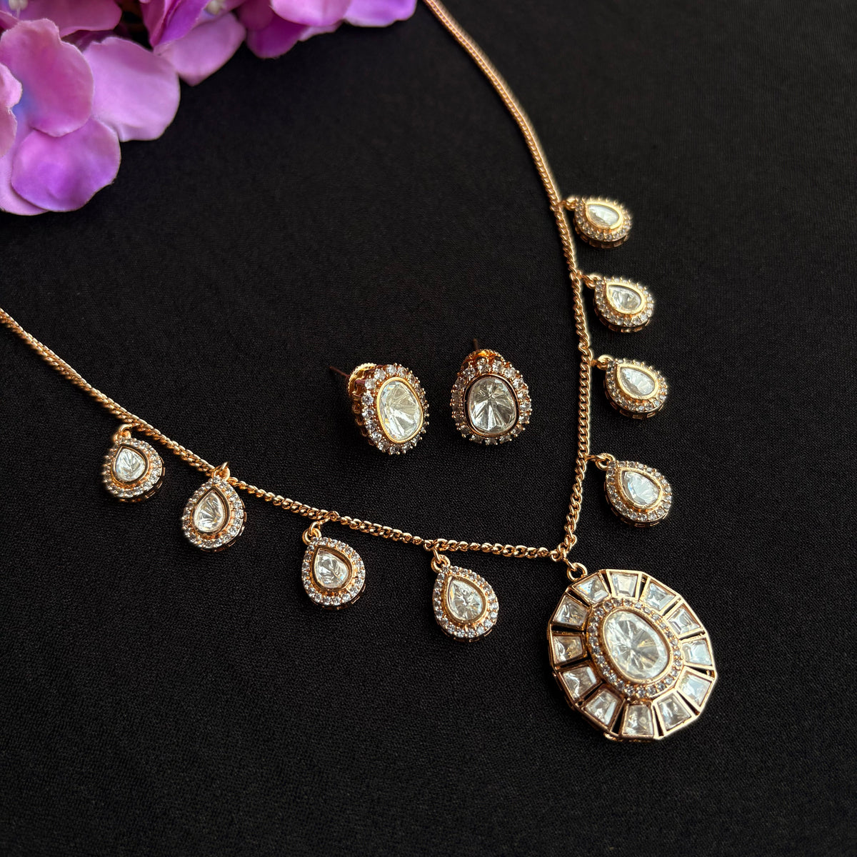 Tara Neckpiece