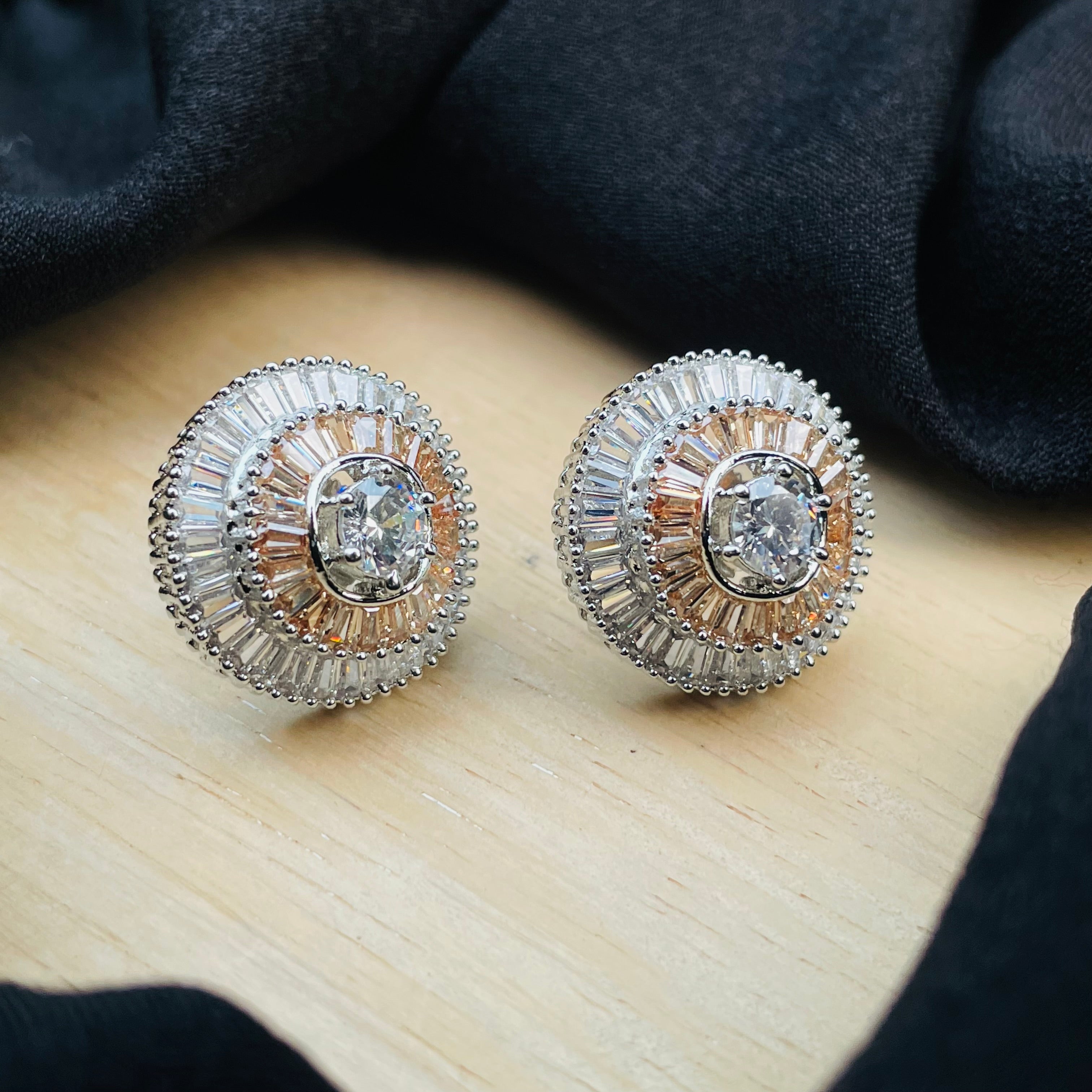 Ad Sarika studs