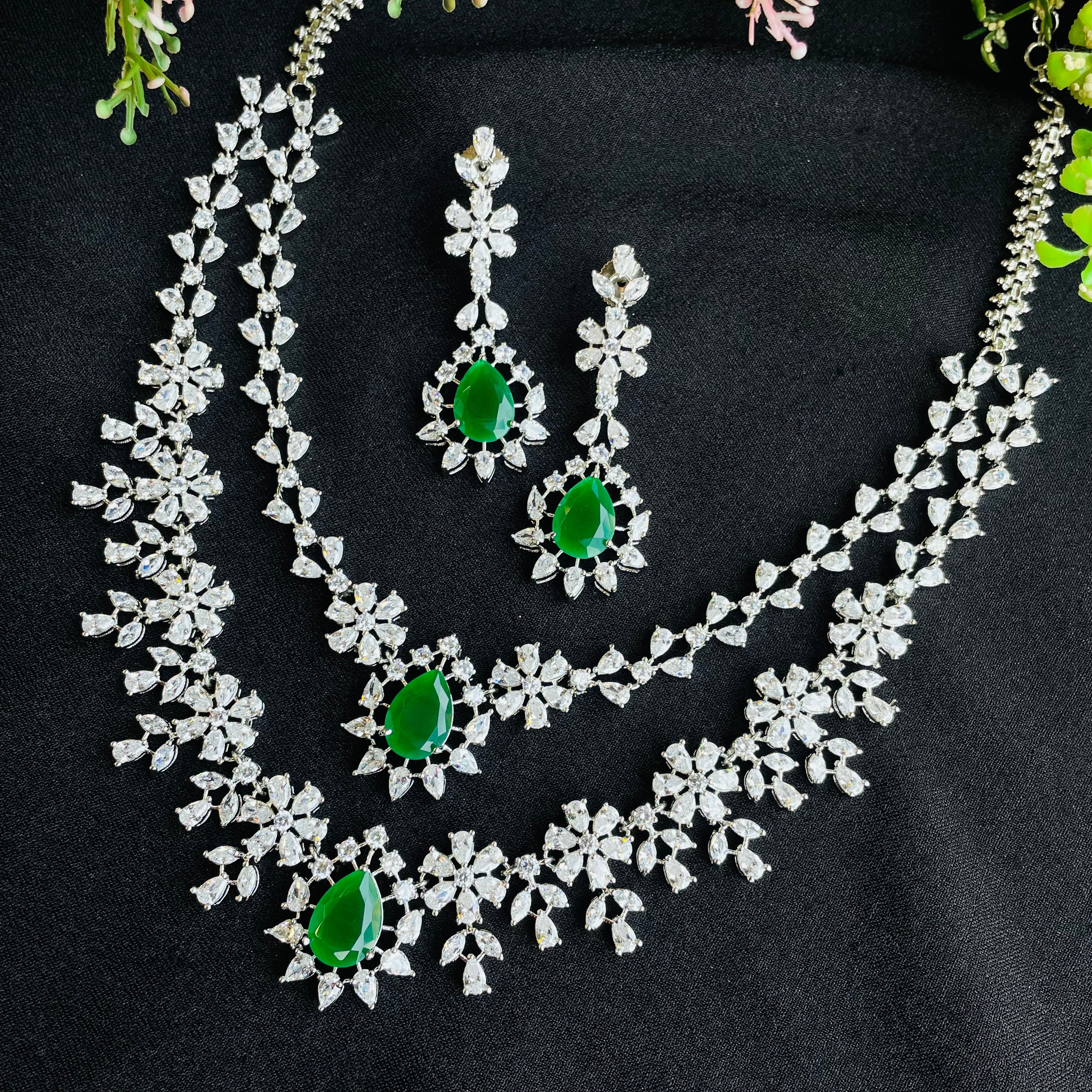 Ad Lexie Neckpiece