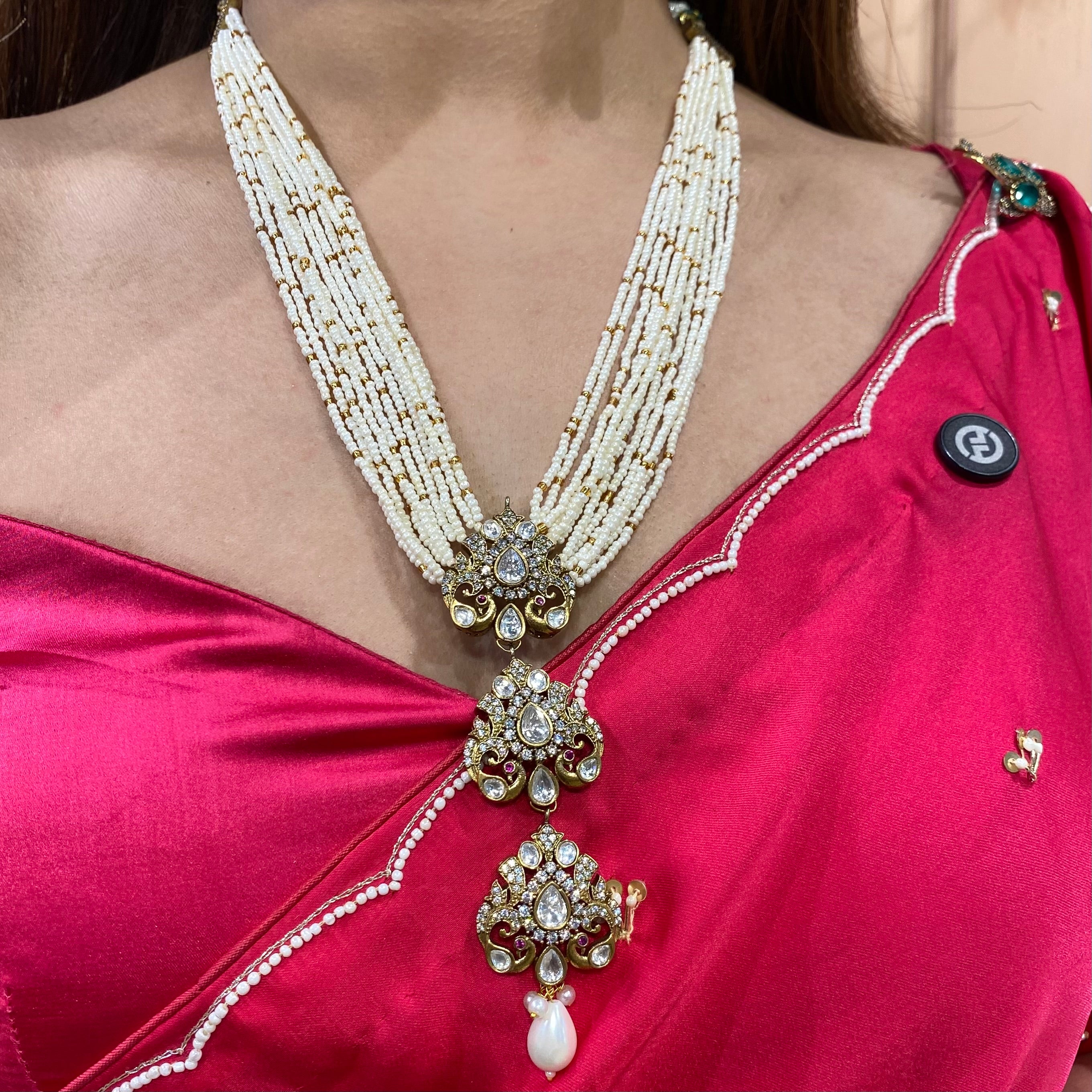 Nayaab Ayesha long neckpiece