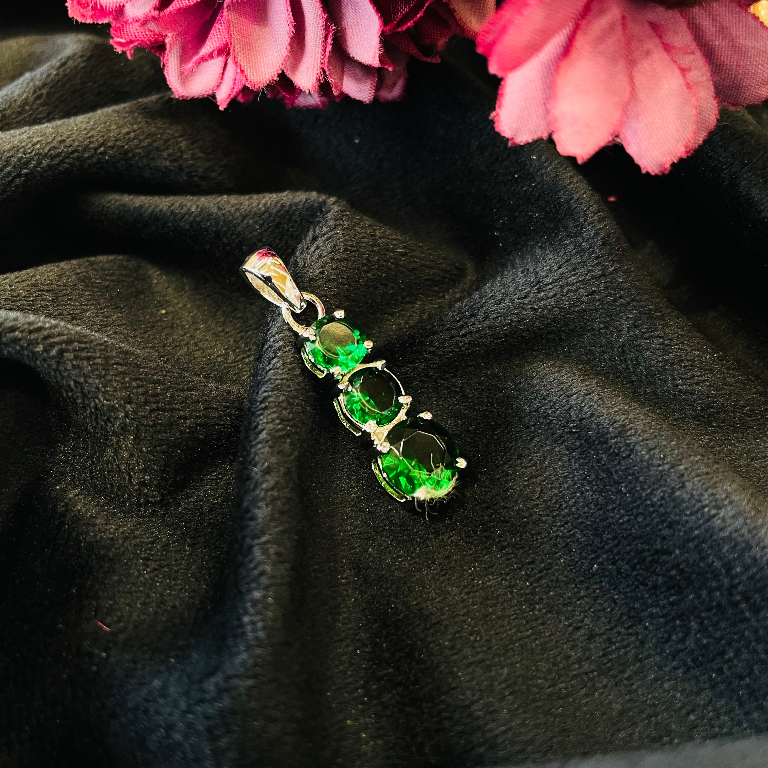 Vs Sterling Silver Pendant 04 3g Silver Polish