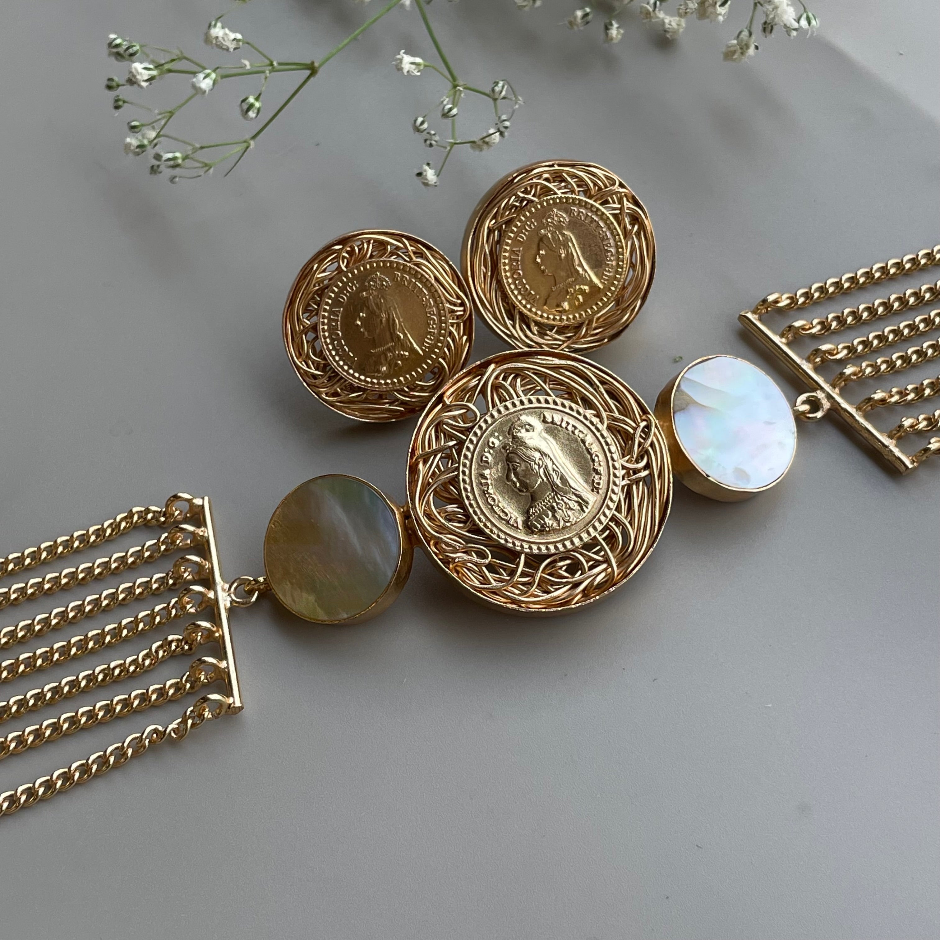 Layla Amaya gold choker