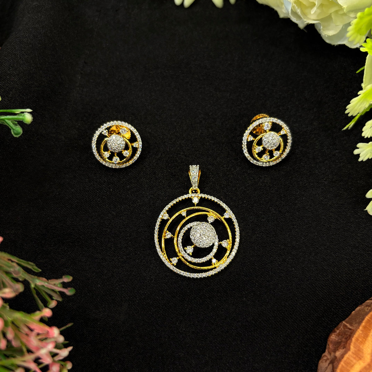 Chandrika Pendant Set