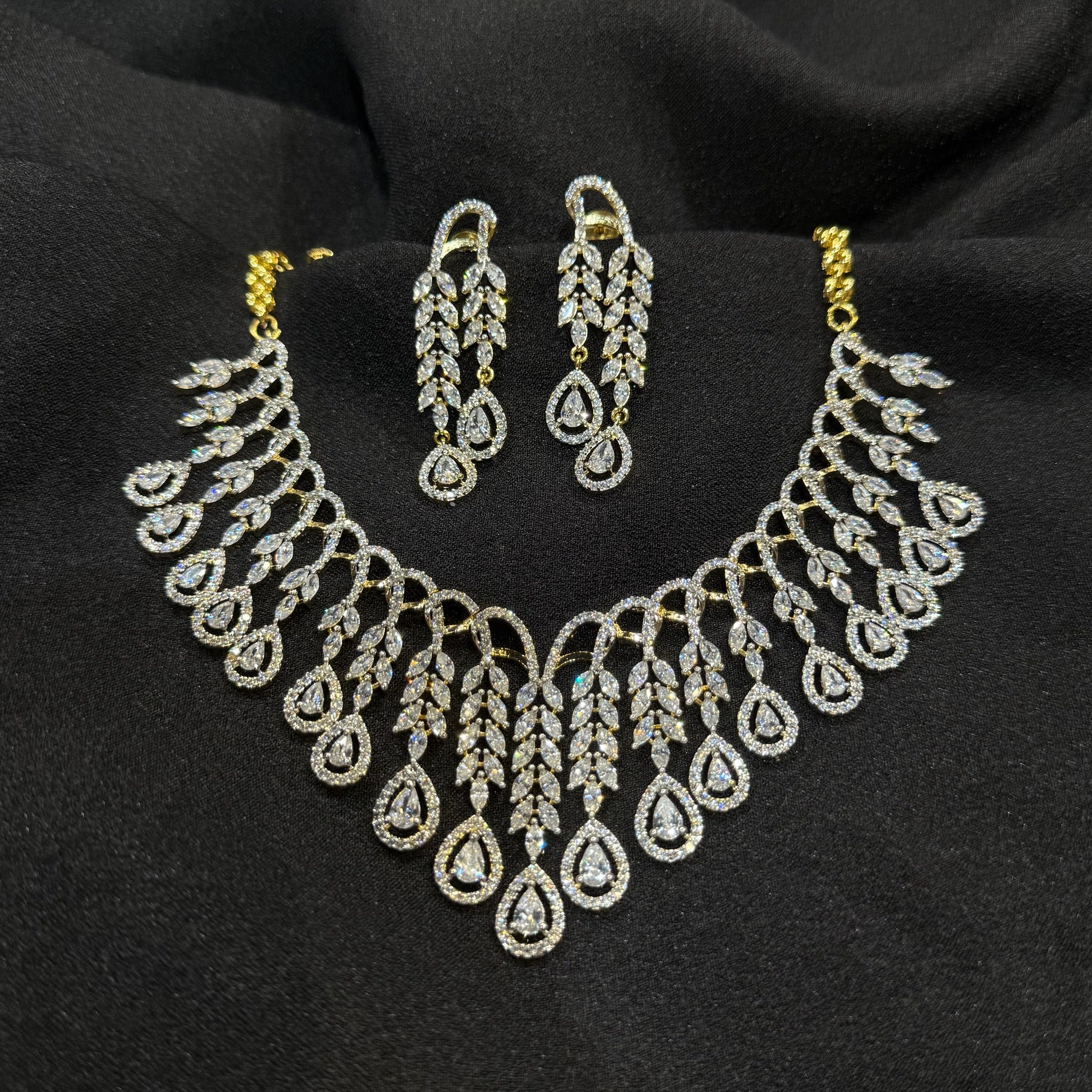 AD Amara Neckpiece