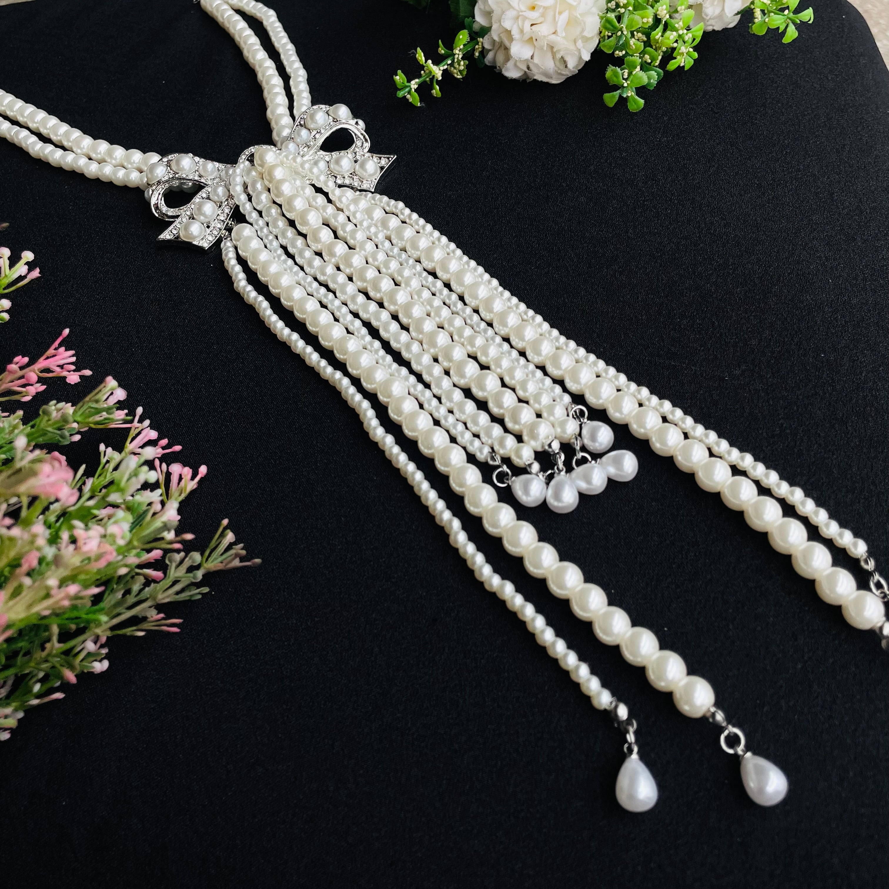 Layla Hanging Pearl Neckpiece