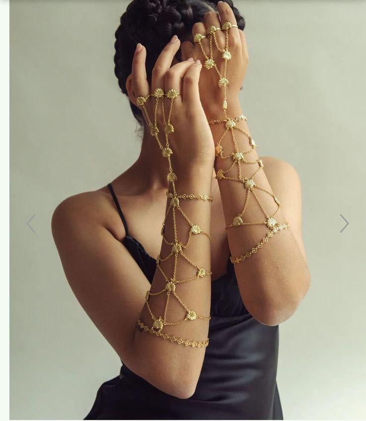 Nayaab Hana Hand Harness