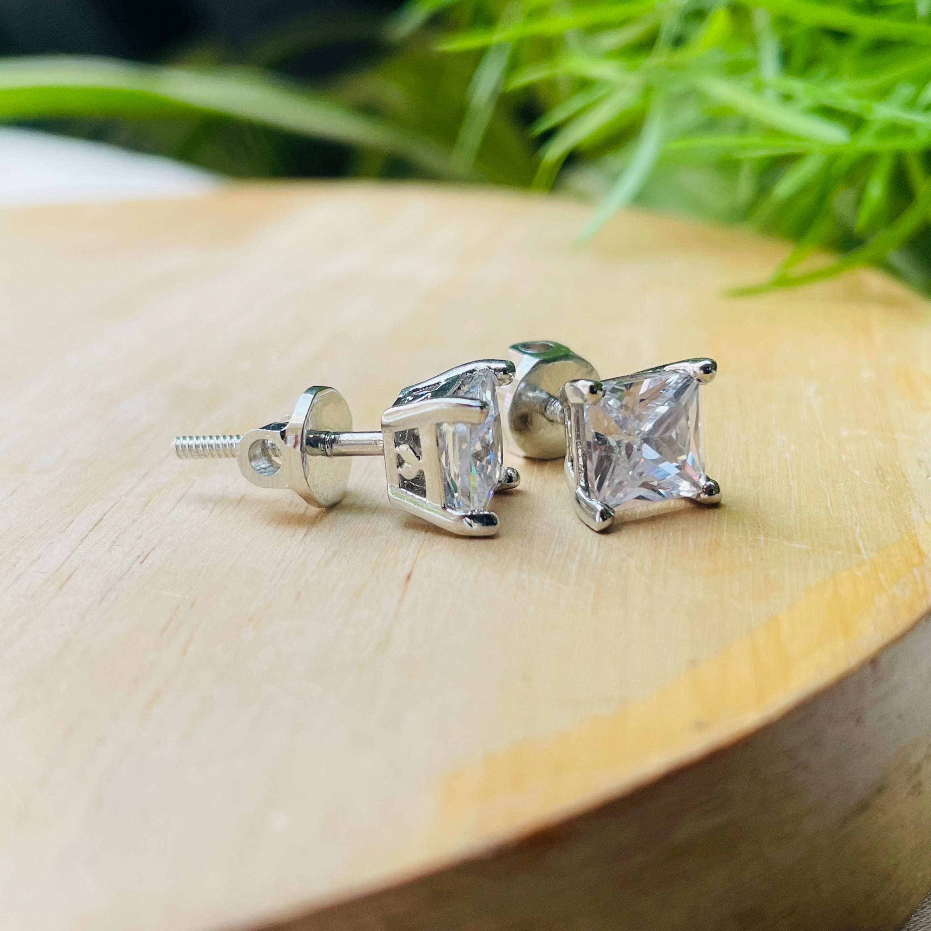 Ad Lilac studs