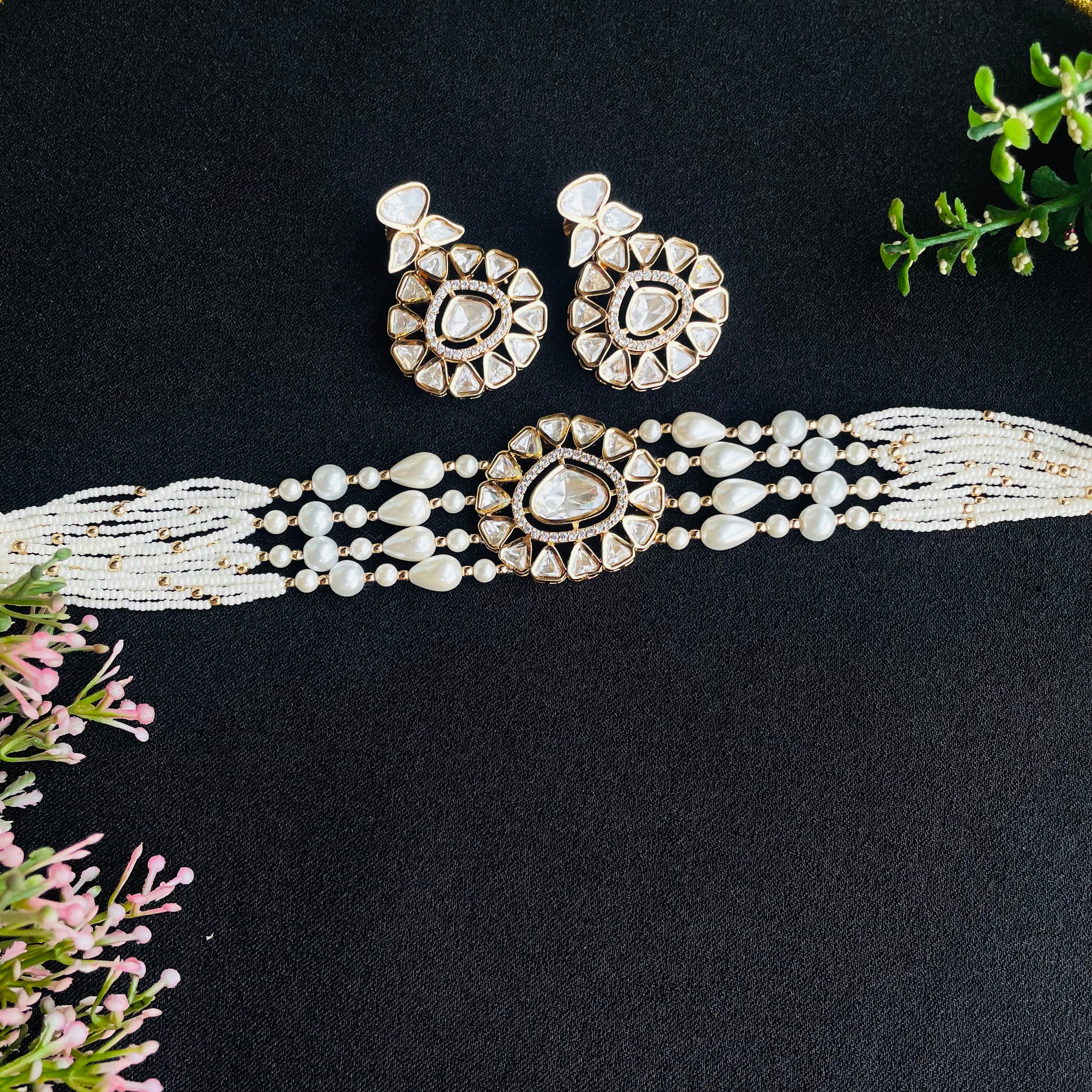 Nayaab Chhavvi Polki neckpiece