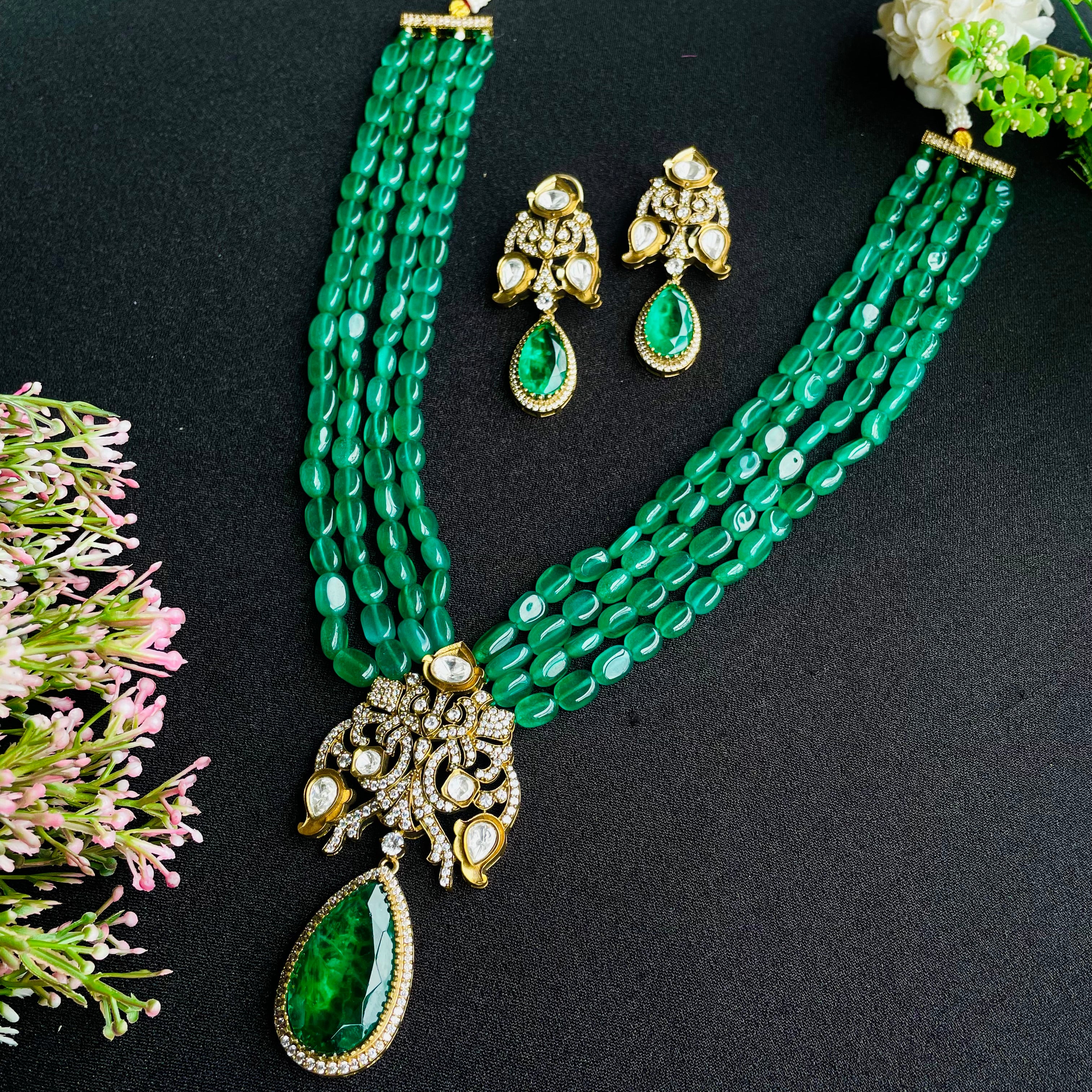 Nayaab Agrima Neckpiece