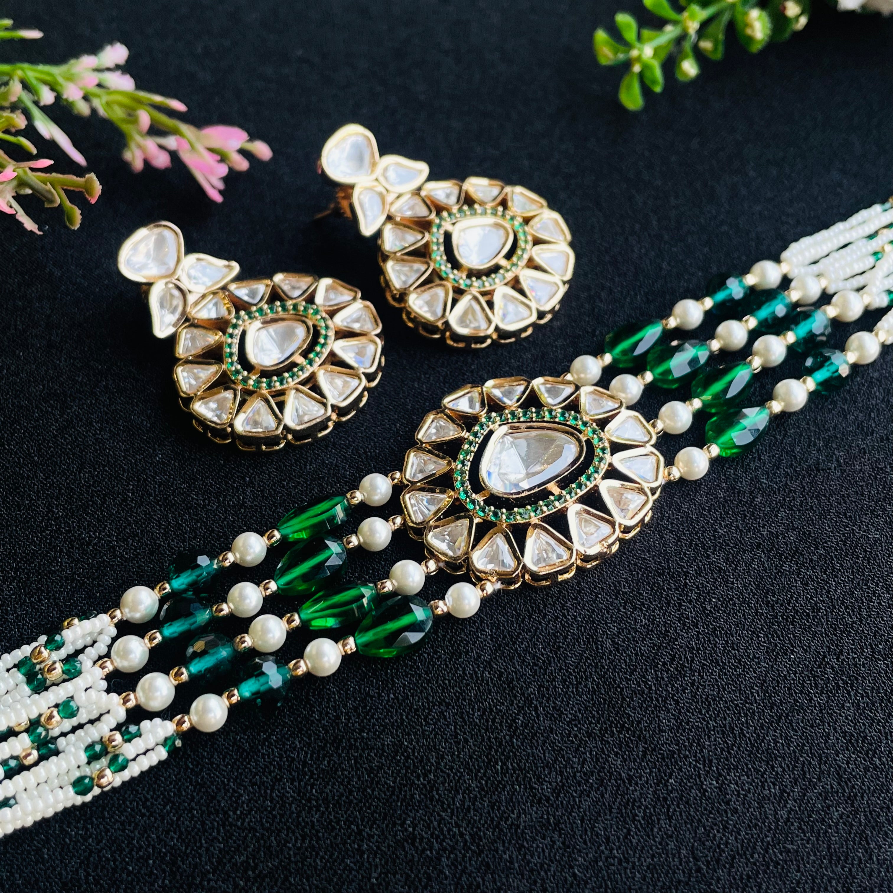 Nayaab Chhavvi Polki neckpiece